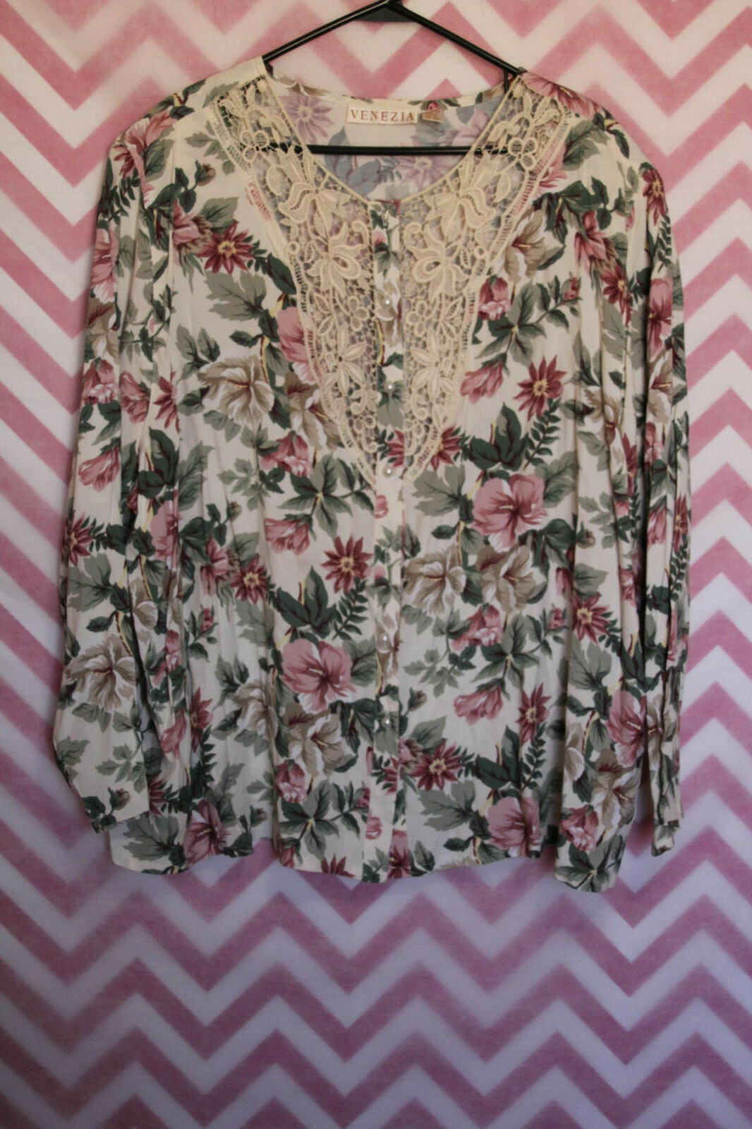 Venezia Long Sleeve Floral Lace Button-Up Blouse Size 26-28 Unique Vintage