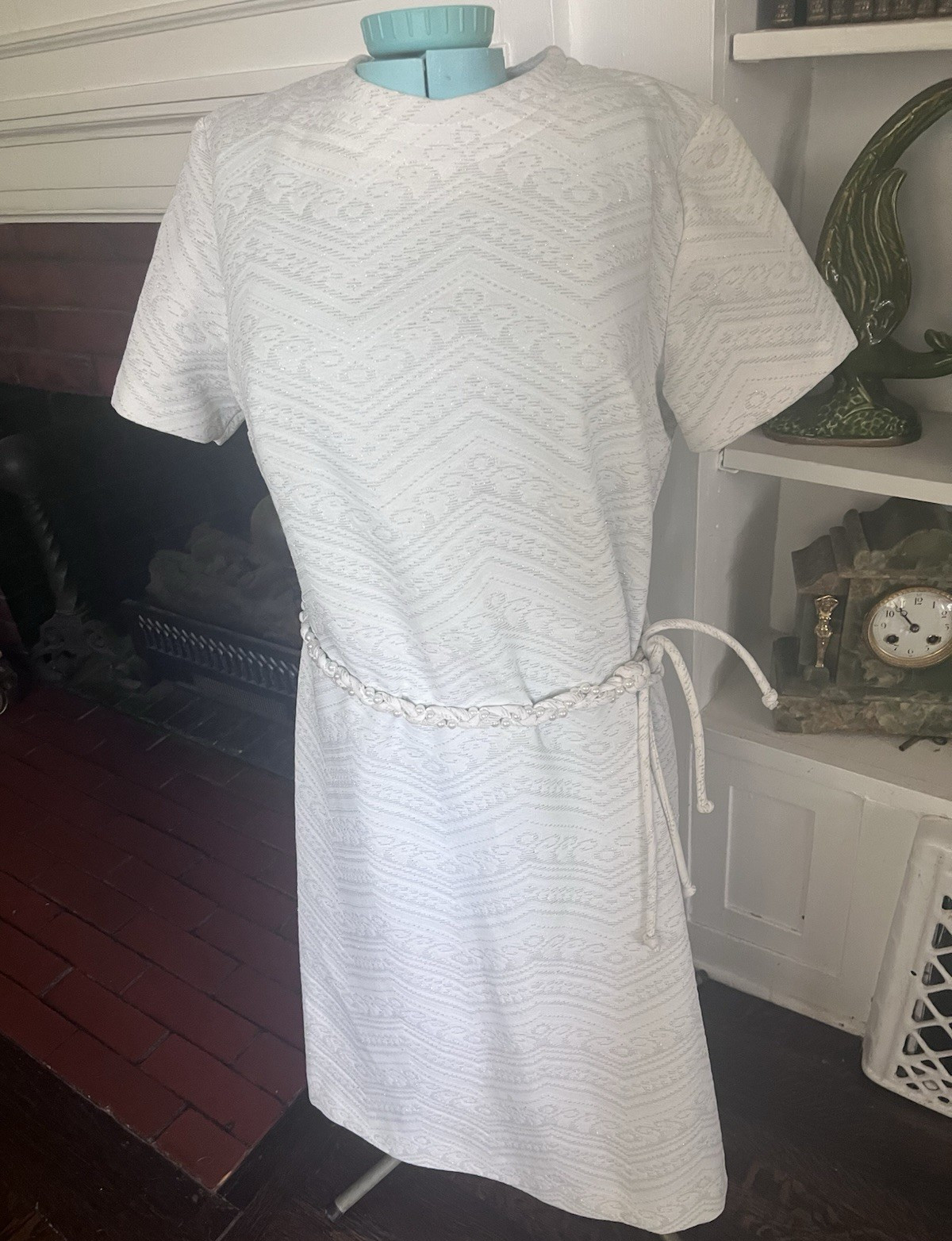 VOLUP vintage Lady Carol of New York White Textured Shift Dress w/ Rope Belt
