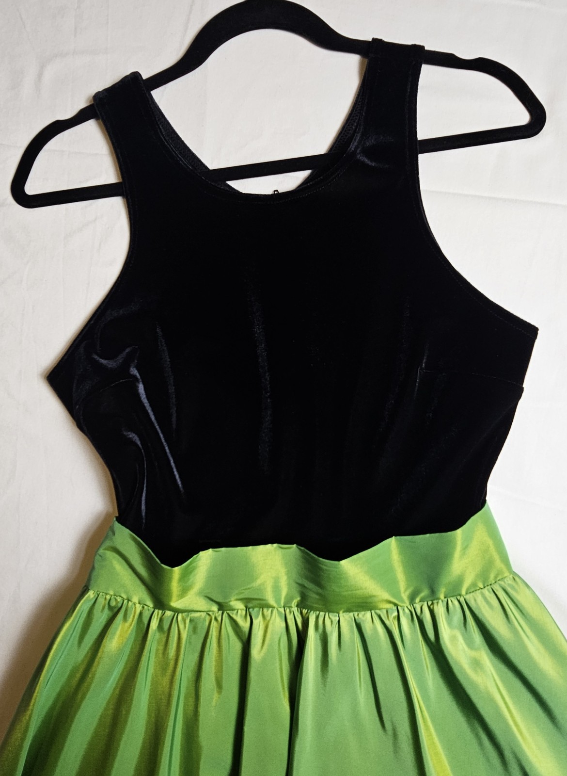 Vintage 80s Black Velvet Bodice & Iridescent Green Taffeta Skirt Gown ~ Vibrant!