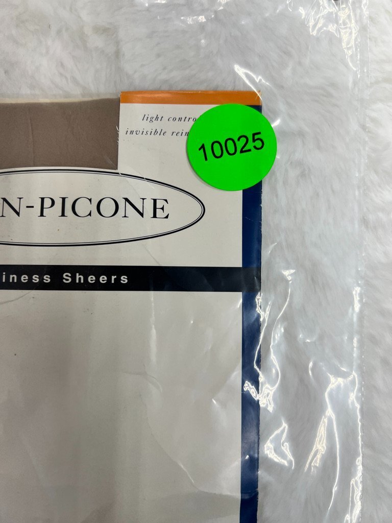 Evan Picone Business Sheer Pantyhose Nude Beige size Large Canada Vintage