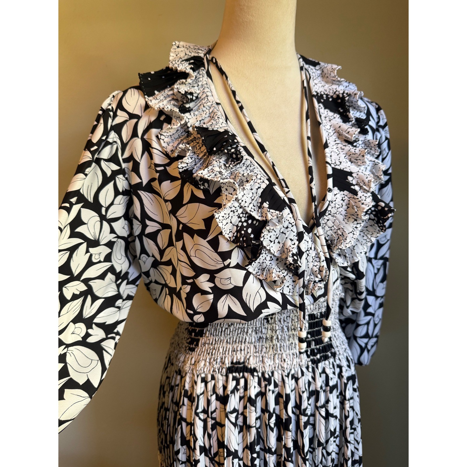 Assorti Susan Freis Vintage 80s Floral Ruffle Midi Dress Black White XS whimsi
