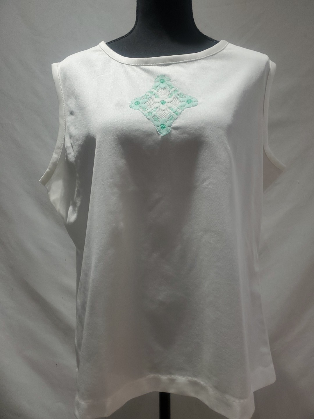 Vintage Beeline Fashion Sleeveless Top White Mint Green Applique sz 22
