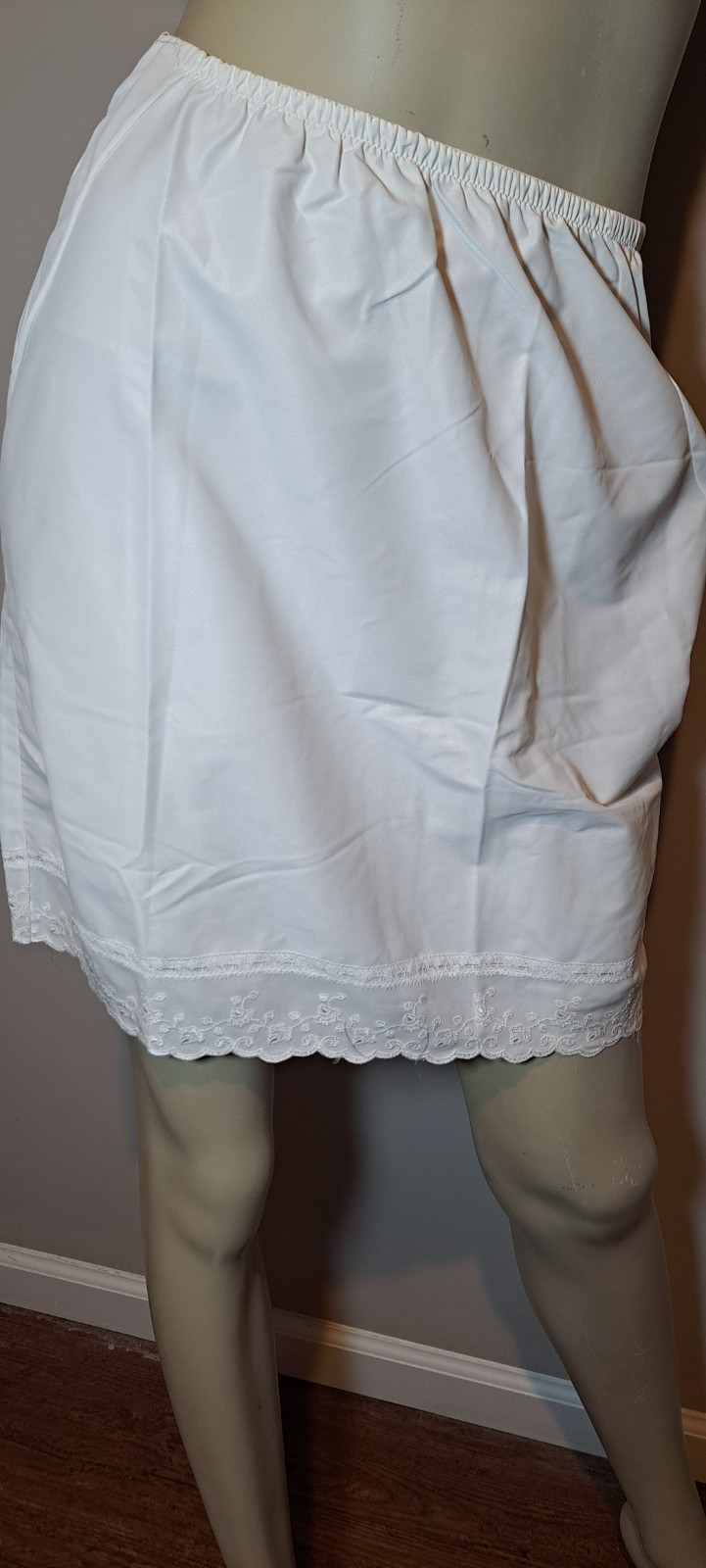 Vtg Kayser White Taffeta Nylon Half Slip Mini Hip Insert Embroidered Hem