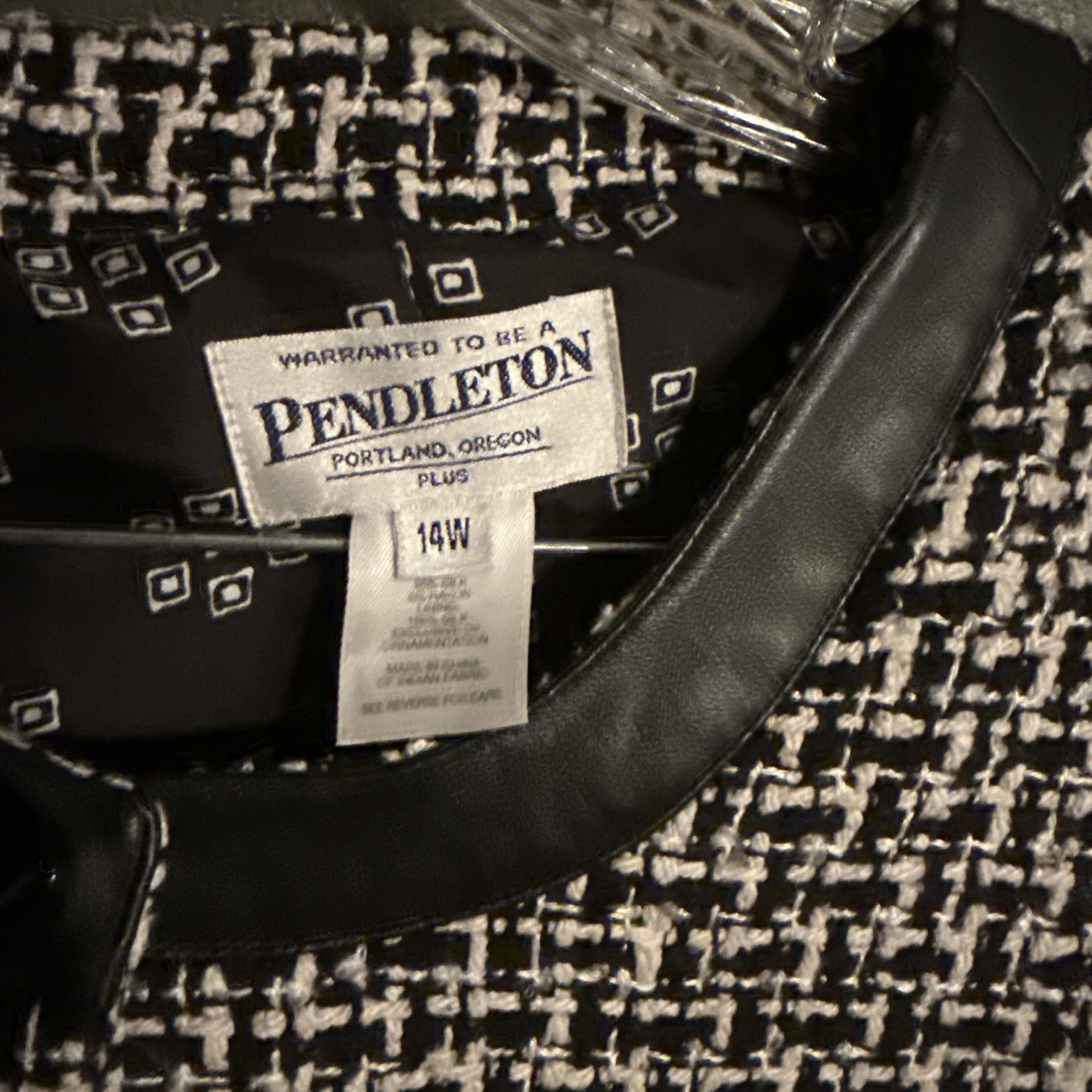 VINTAGE PENDLETON SUIT BLAZER 14w silk w leather accents Black and white