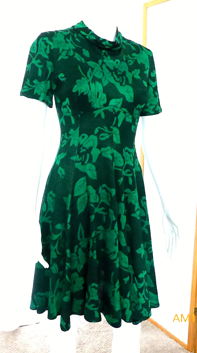 VINTAGE PRINCESS SEAM FLARED FITTED DRESS WITH MANDARIN COLLAR