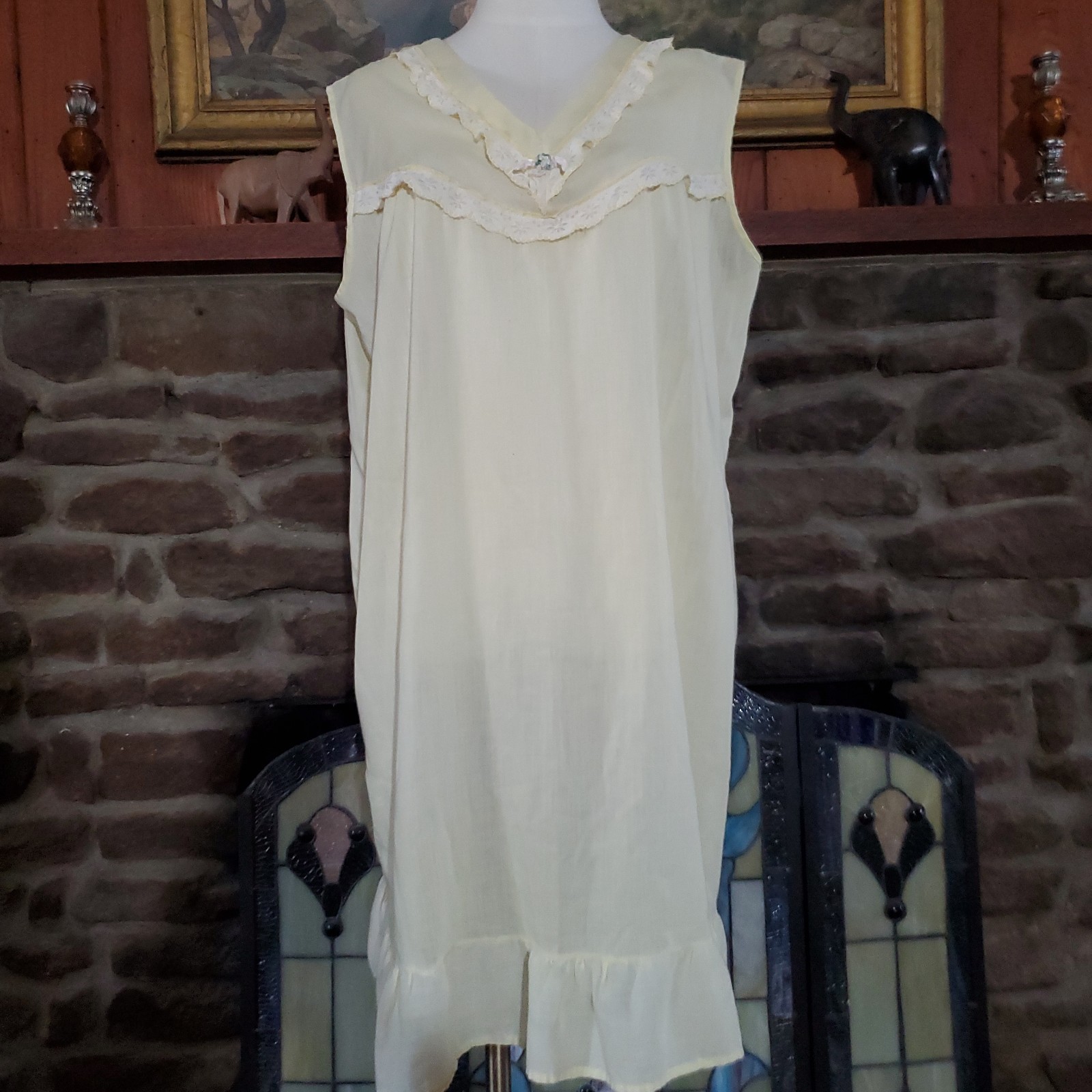 Vintage Pastel Yellow Sleeveless Nightgown • Lace Trim Ruffle Hem Sleep Dress XL