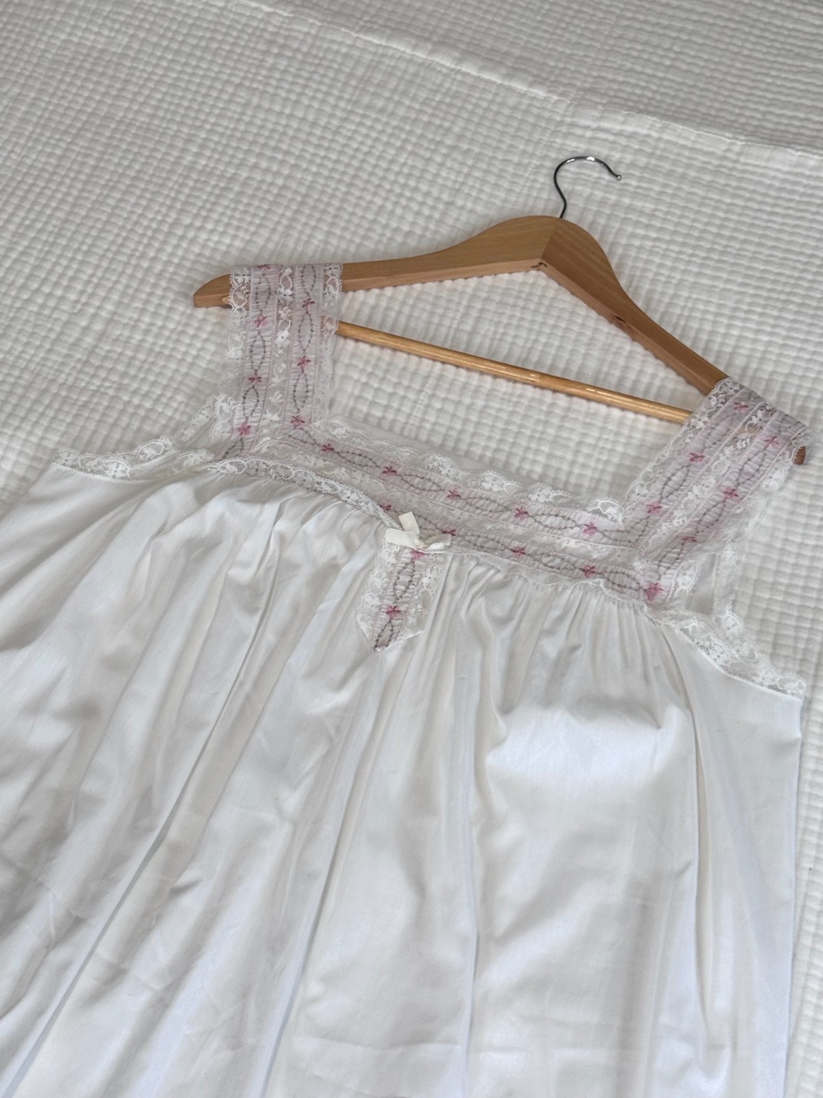 Vintage Komar Nightgown Large Average White Pink Embroidery Lace Cottagecore