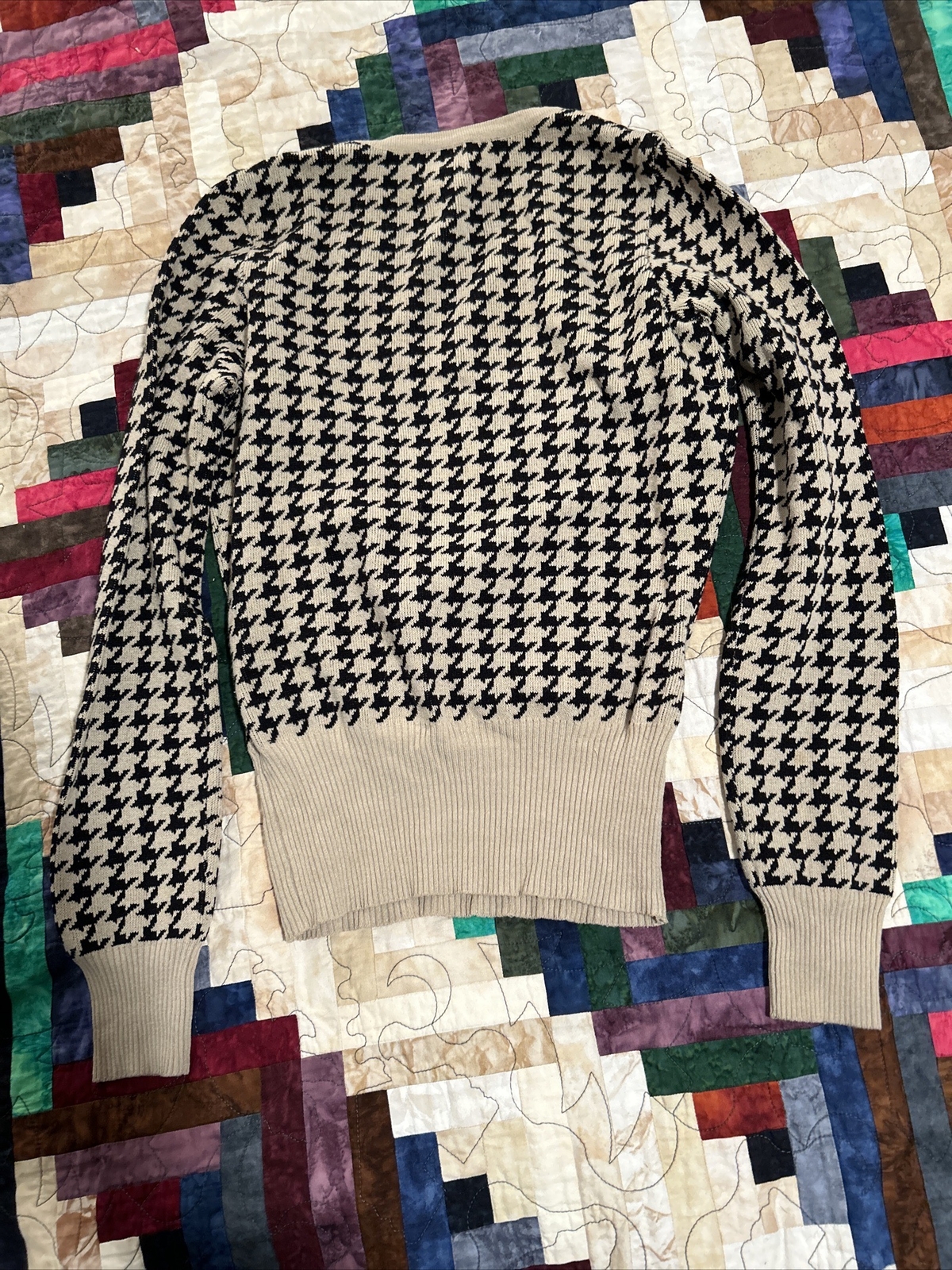 Vintage 1980s I.N.C. Beige Black Houndstooth Sweater Small International Concept