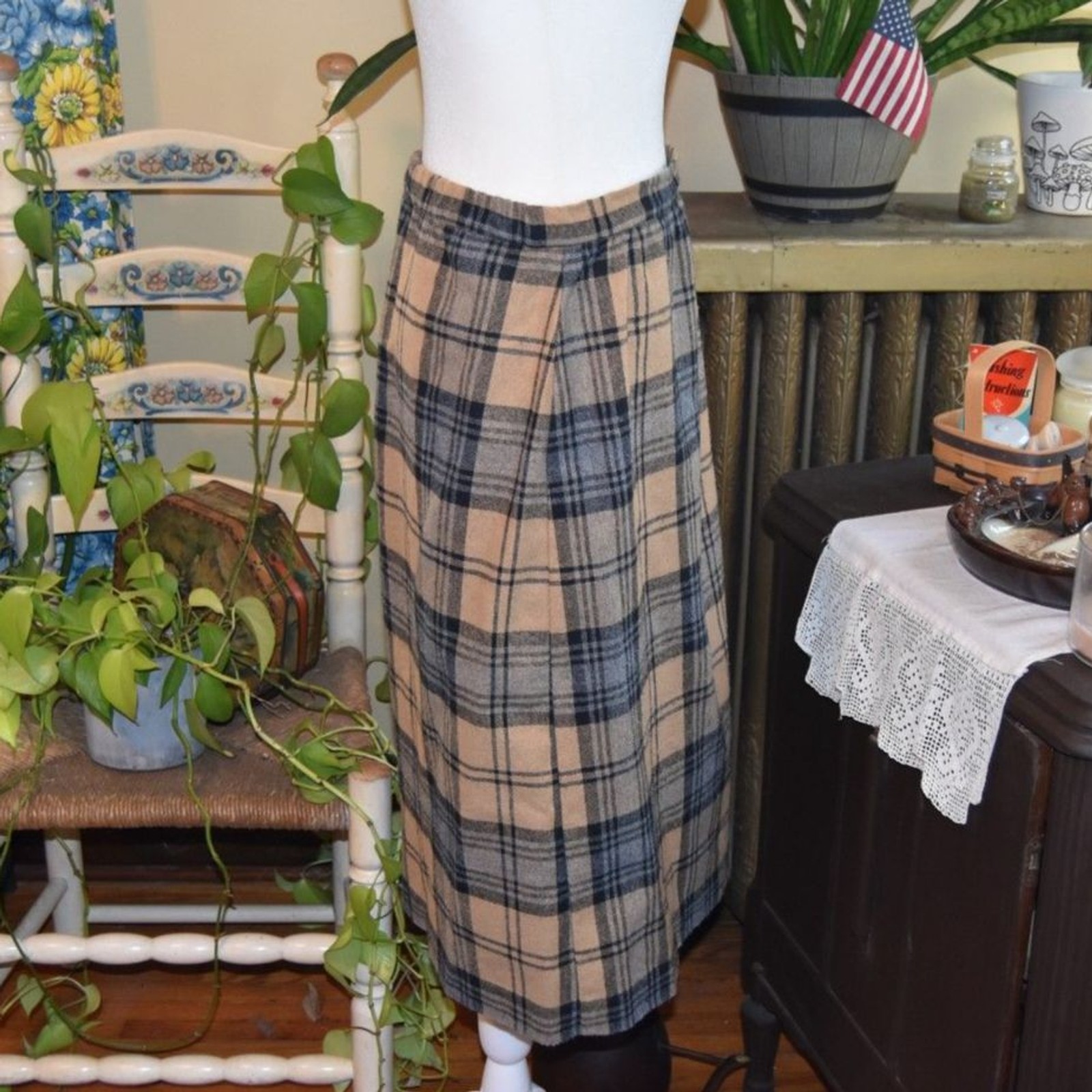 Vintage 1970s Glen Echo Sportswear Plaid Skirt Poly-Wool Blend Brown-Black Med