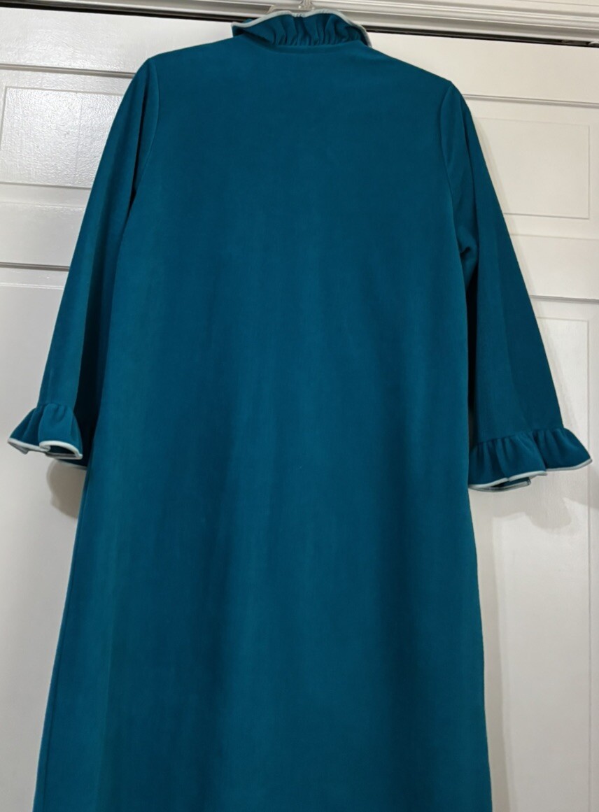 Vintage JC Penny Teal Long Button Up Plush ROBE Women’s Size 14 Made in USA