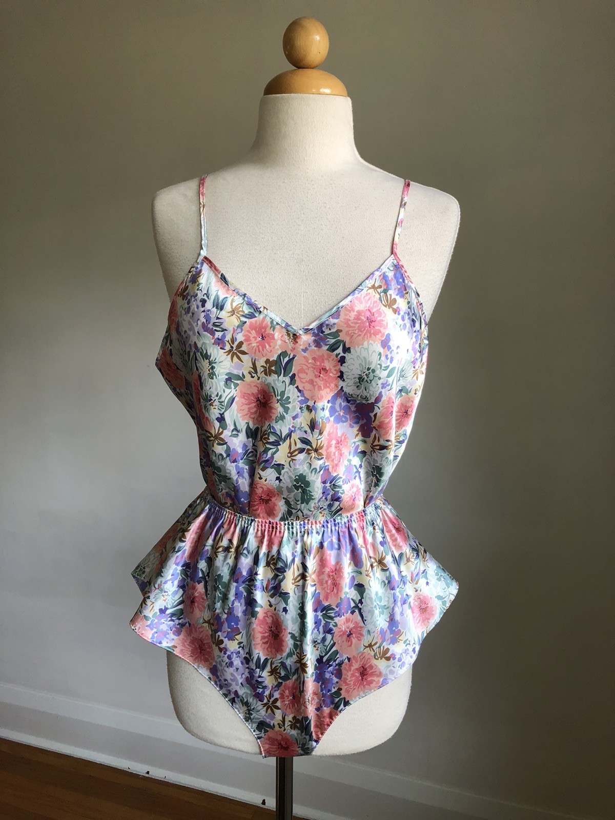 STUNNING VTG DEENA Floral Silky Satin 2pc Camisole Tank & Shorts Lingerie Set M