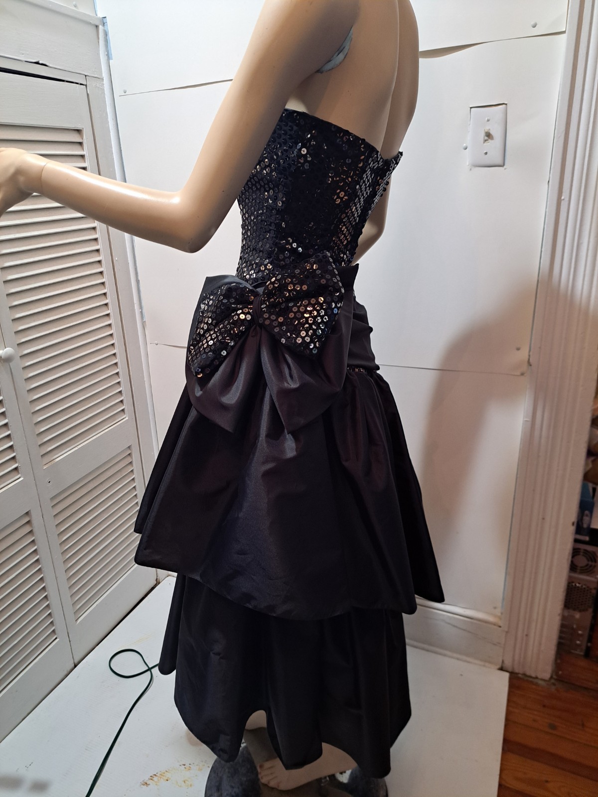 VTG 1980s Black SEQUINED BIG BOW Asymmetrical Hem Strapless PROM PARTY DRESS 5/6