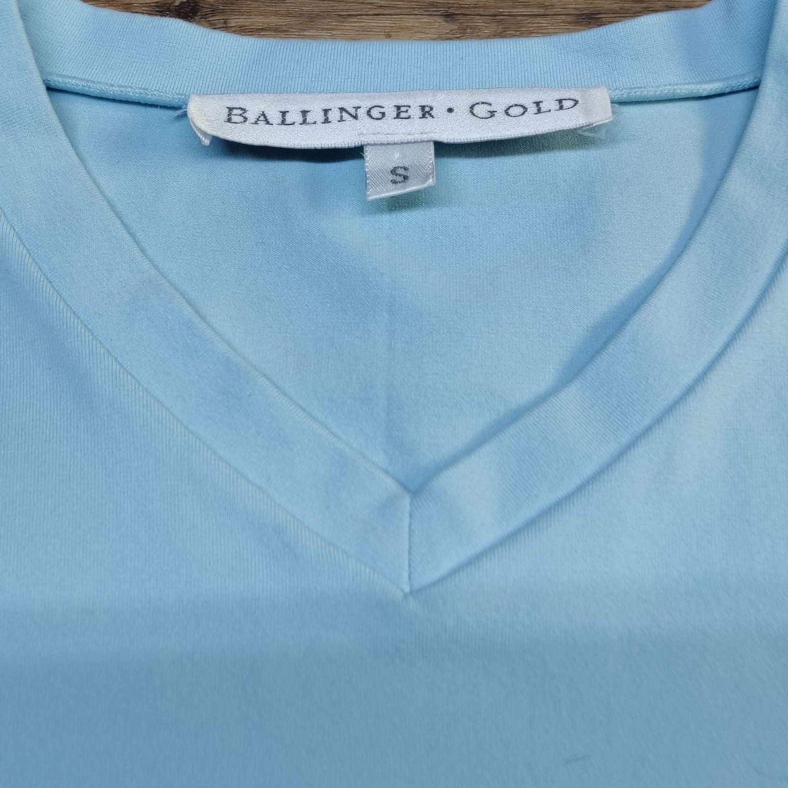 Ballinger Gold Supplex Lycra V-Neck Tee USA 90s Baby Blue Small