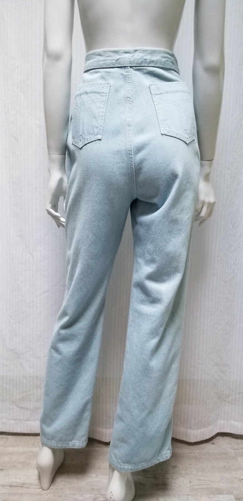 Vintage Light Wash High Rise Straight Leg Jeans W 29″ x L 30″