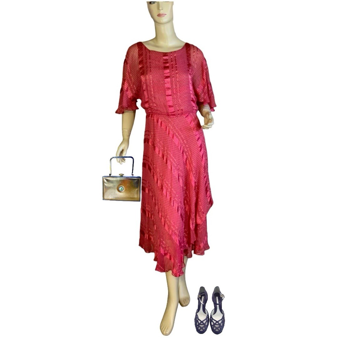 WOMEN’S VINTAGE 1970’S RED, PURPLE & GOLD SILK FARM SILK DRESS SZ S