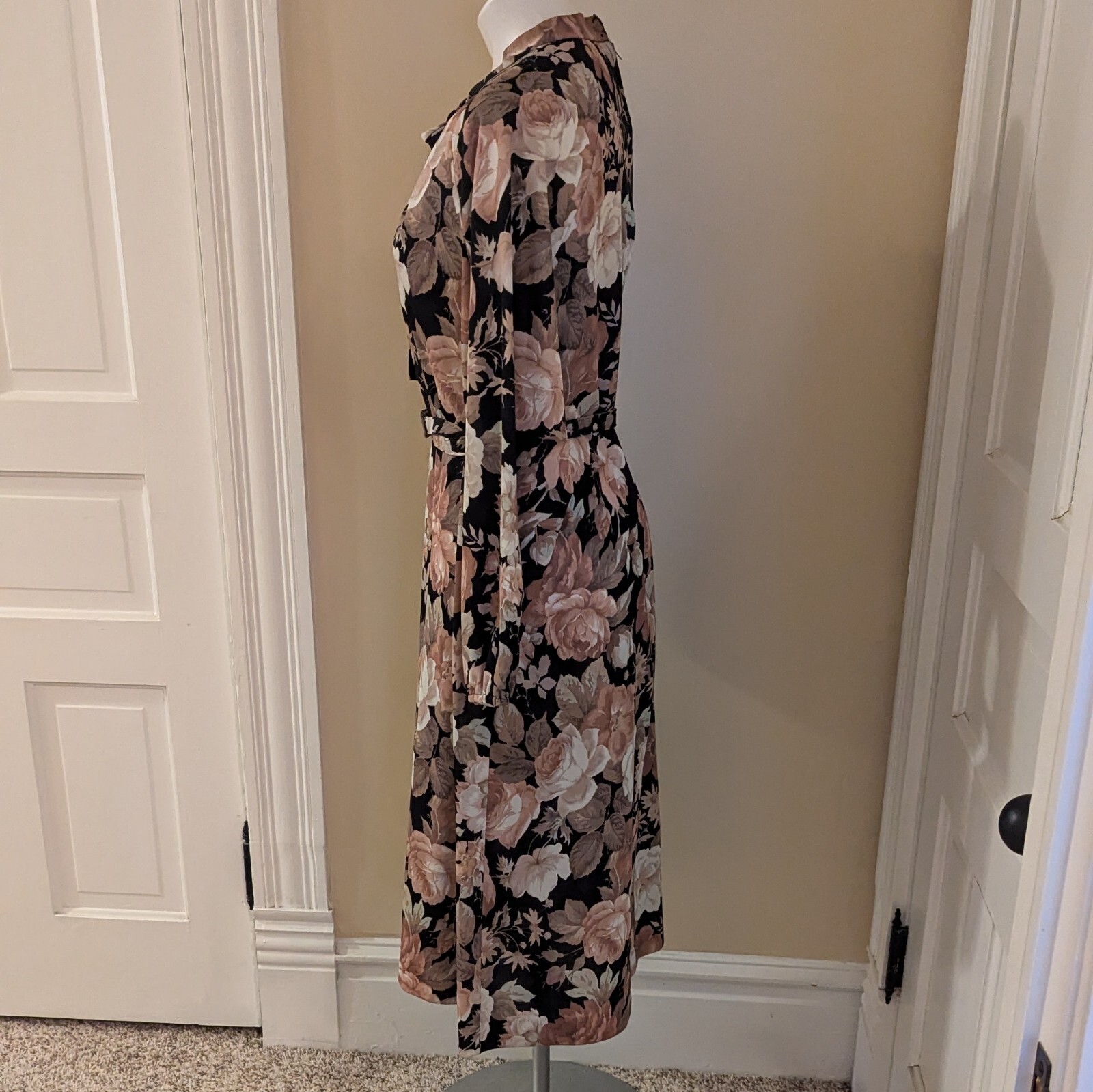 Vintage black and mauve print floral dress with matching belt size M