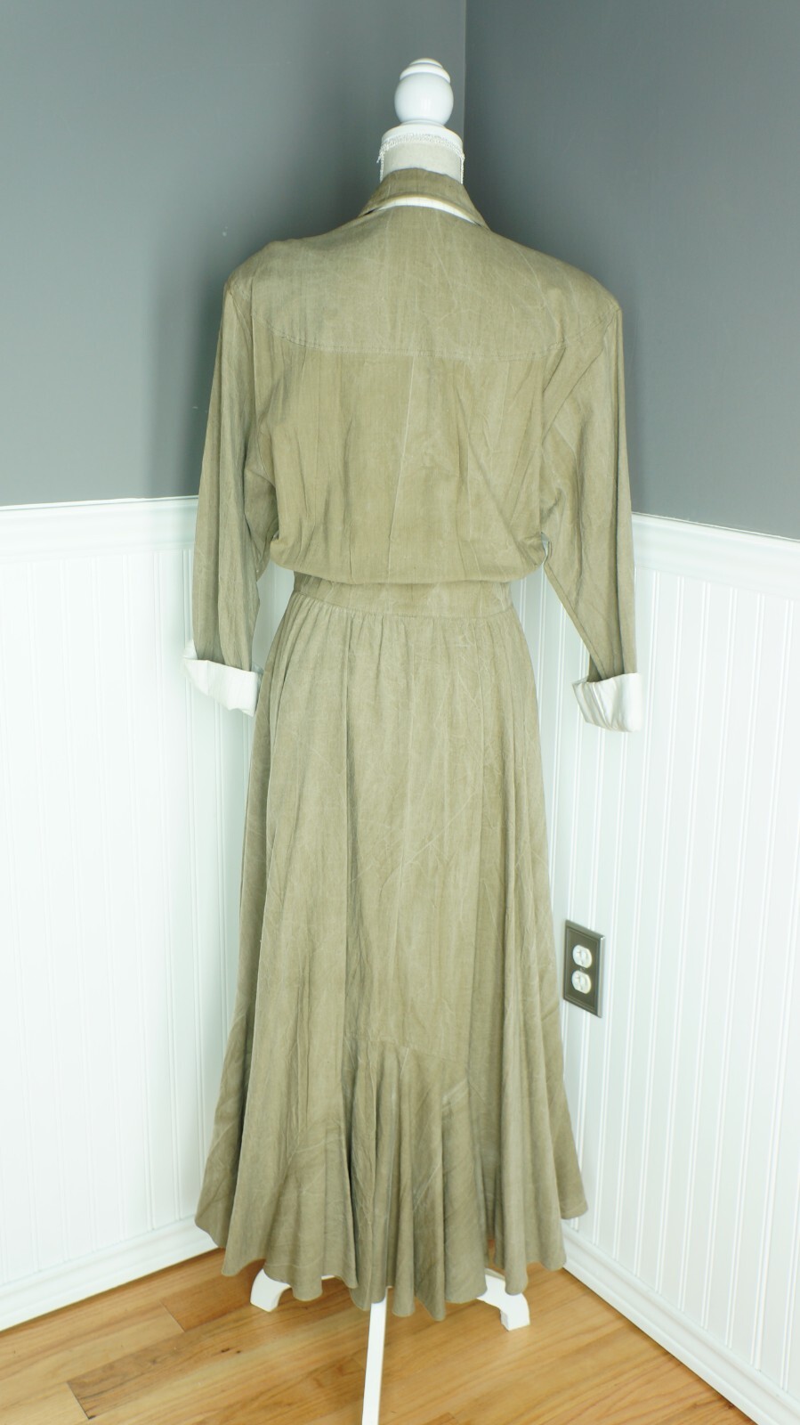 Vintage Clues Collections Snap Front Designer Dress Size 11/12 Gray Mermaid Hem