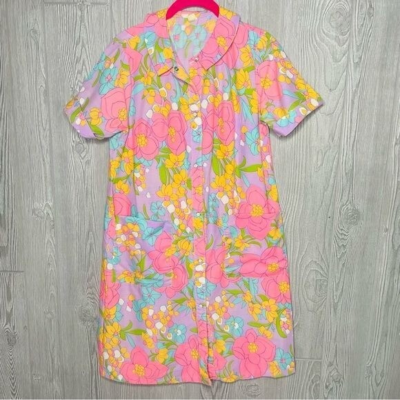 Vintage floral 1970s long dress / Mumu / nightgown button up dress 39/ medium