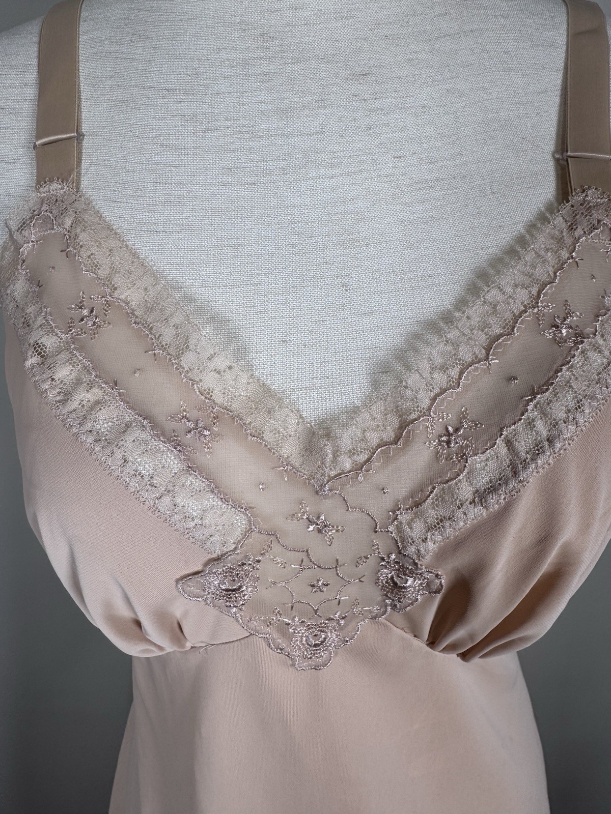 60s Lorraine Nude Nylon Lace Trim Full Slip Dress Coquette Minimal Lingerie Sz S
