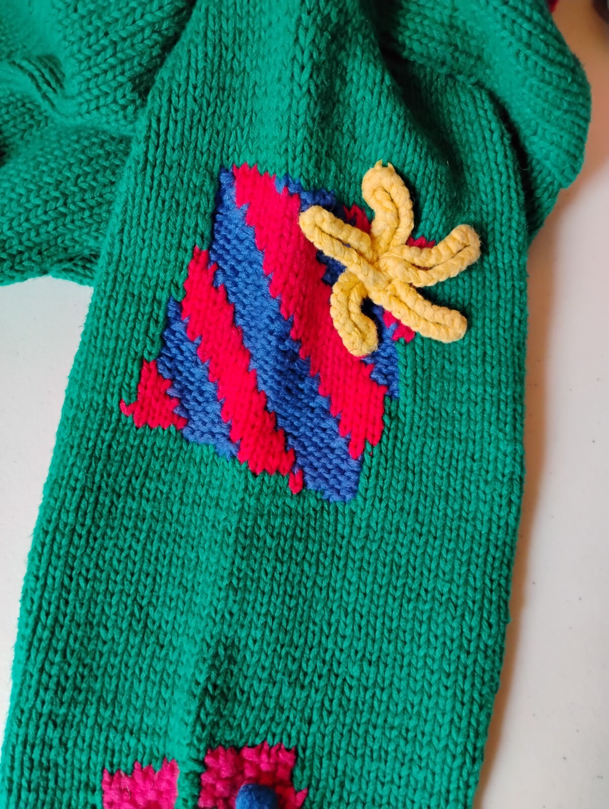 Vintage Robert Scott LTD Green Gift Presents Sweater Size Large