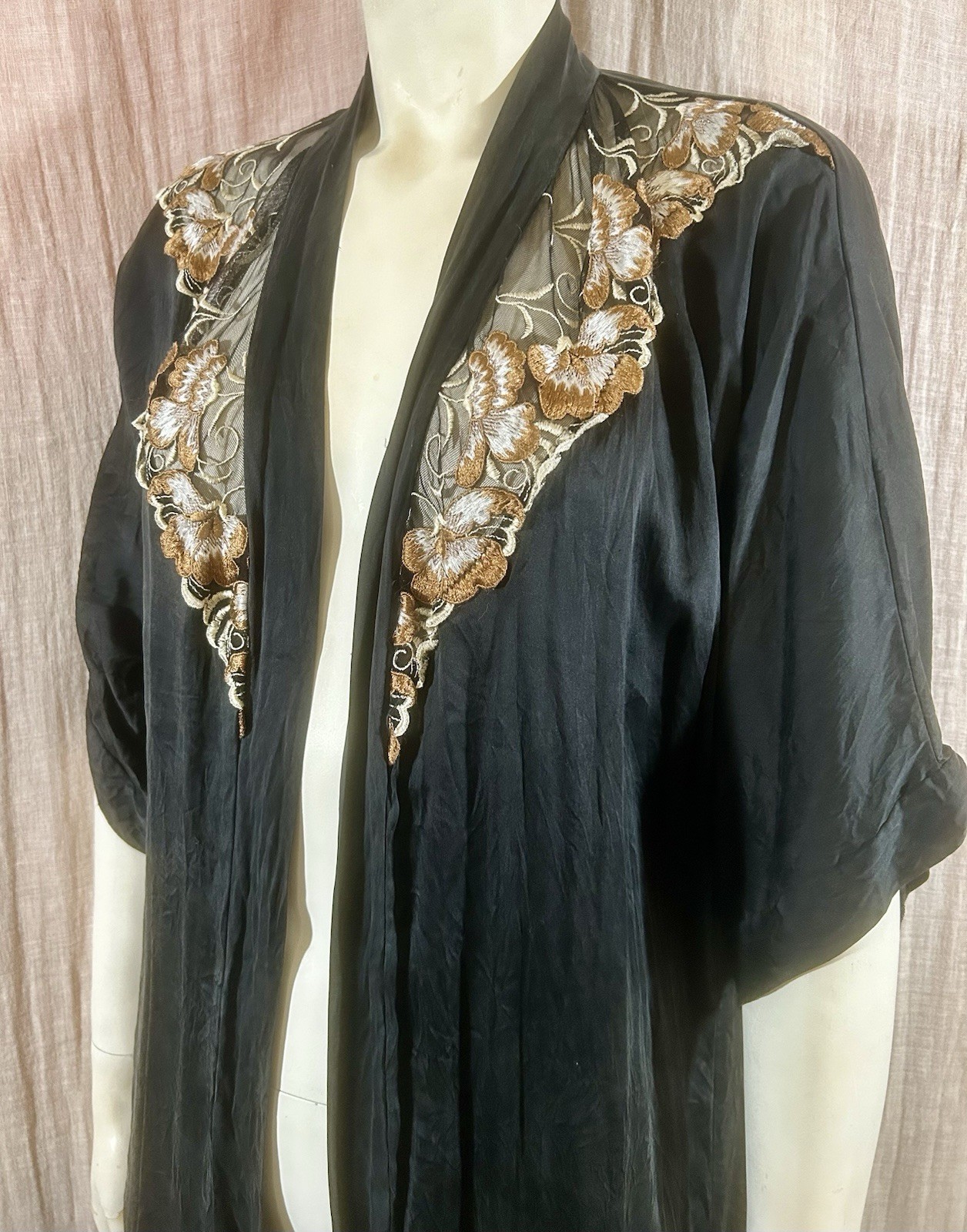 1940s 50s Black SILK open Front Sexy Kimono Robe Brown Embroidered Flowers Pinup
