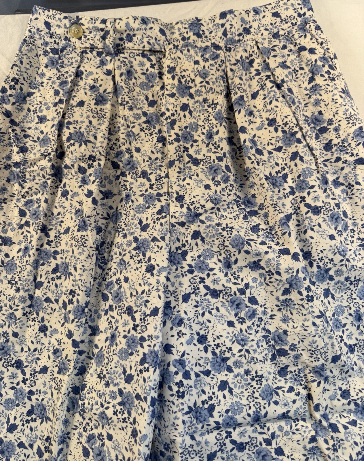 Vintage Neilsons Blue White Floral Pleated Cotton Pants Trousers Size 12 USA