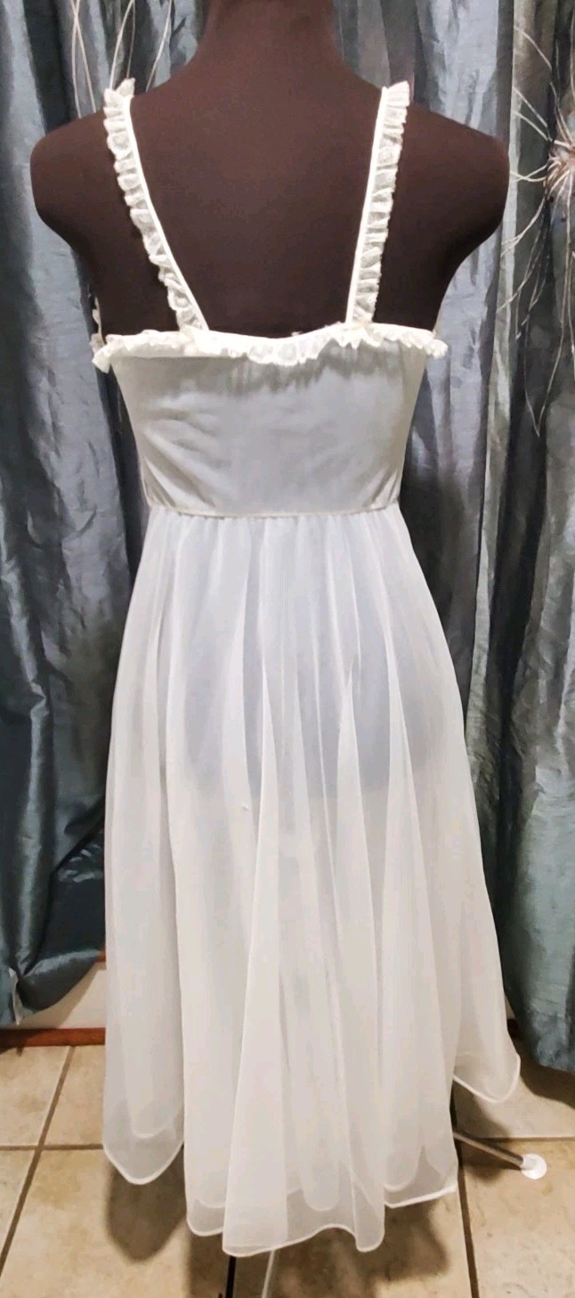 Mid-Century Vintage Lady Leonora 60’s Sheer Lace Nightgown Robe, EUC