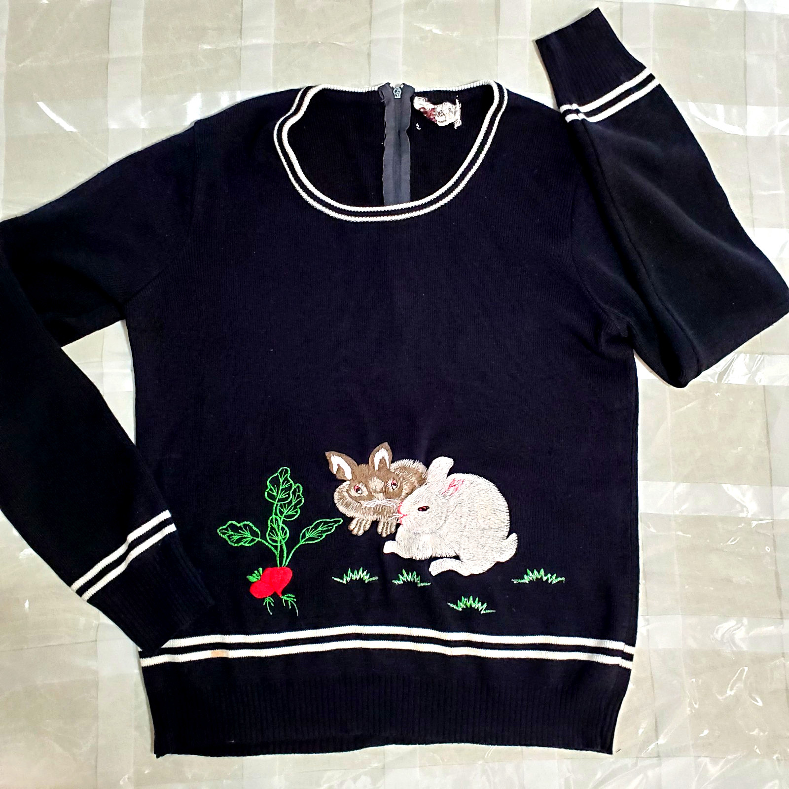 VTG Rochelle California Black Sweater Bunny Rabbits Embroidery | Spring Easter