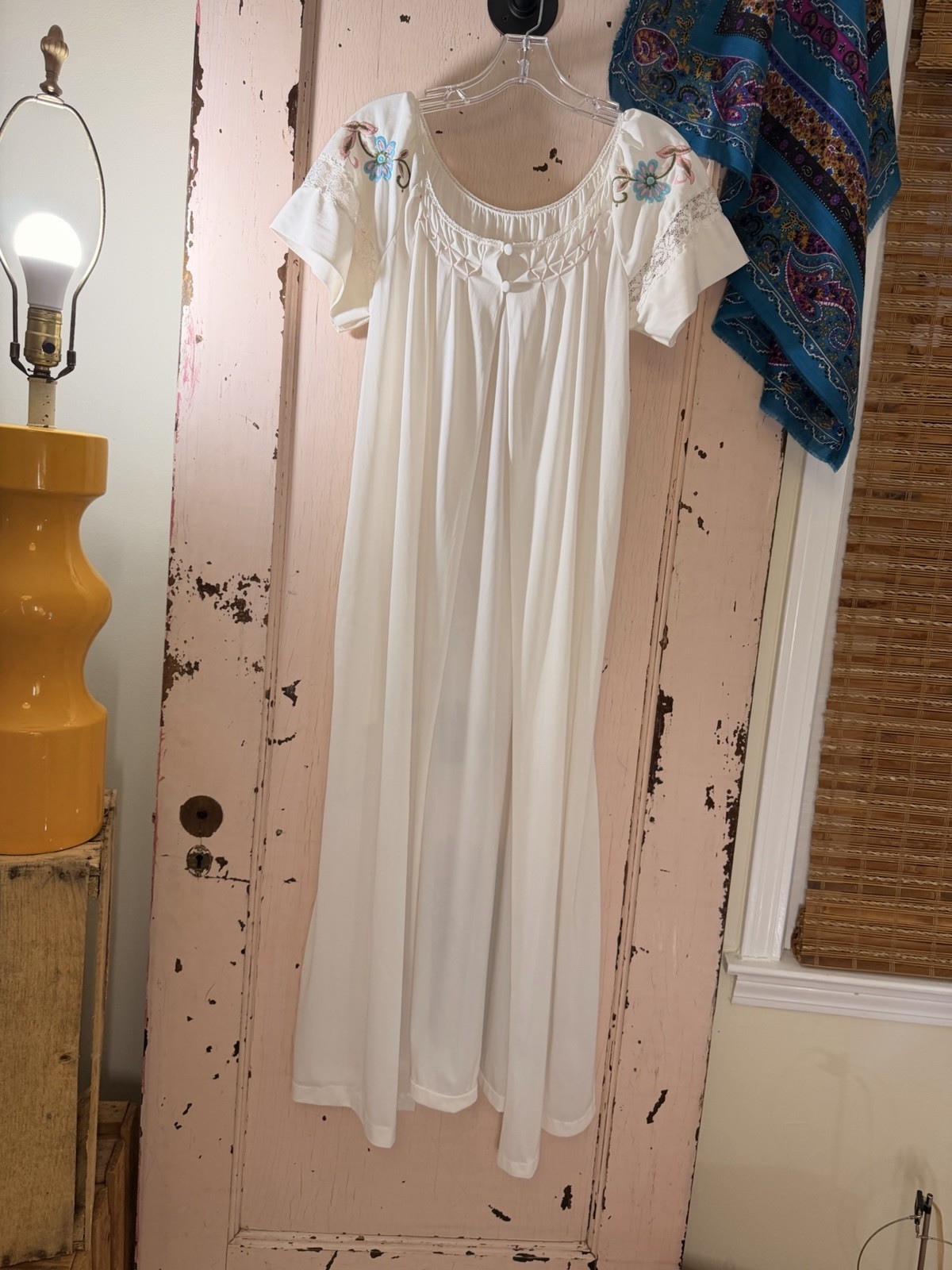 VTG Maxi Robe Nightgown Two Piece Set White Embroidery Lace Trimmed Boho Sm/Med