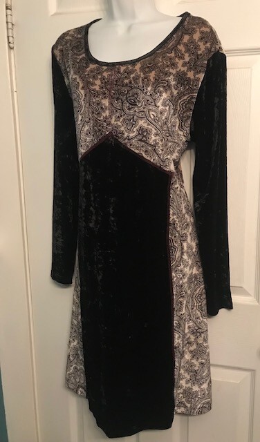 women’s vintage velvet dress by Pyramid collection. Sized L