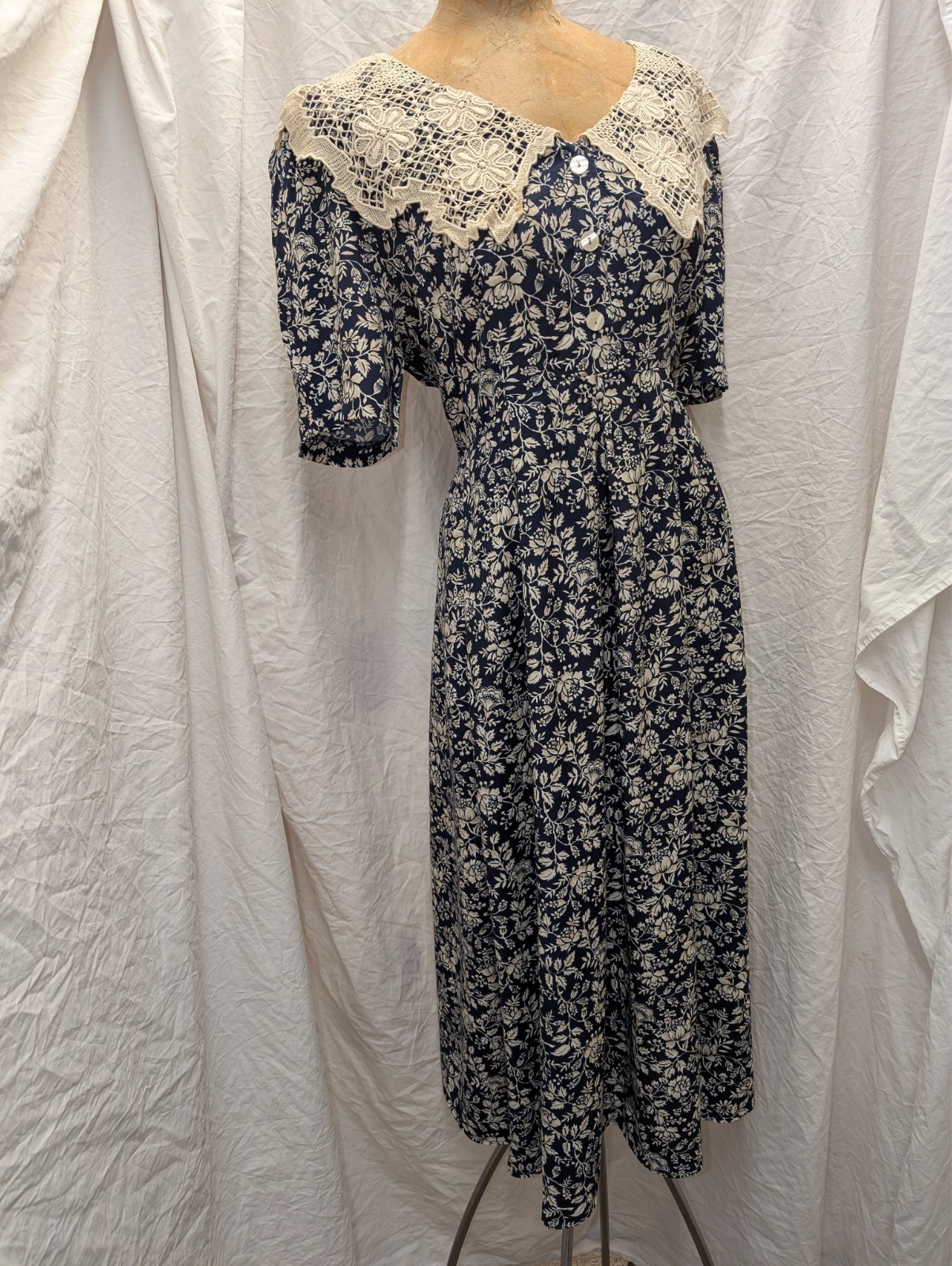 Vintage 1980’s Dark Blue & White Rayon 40’s Style Dress by Karin Stevens Size 14