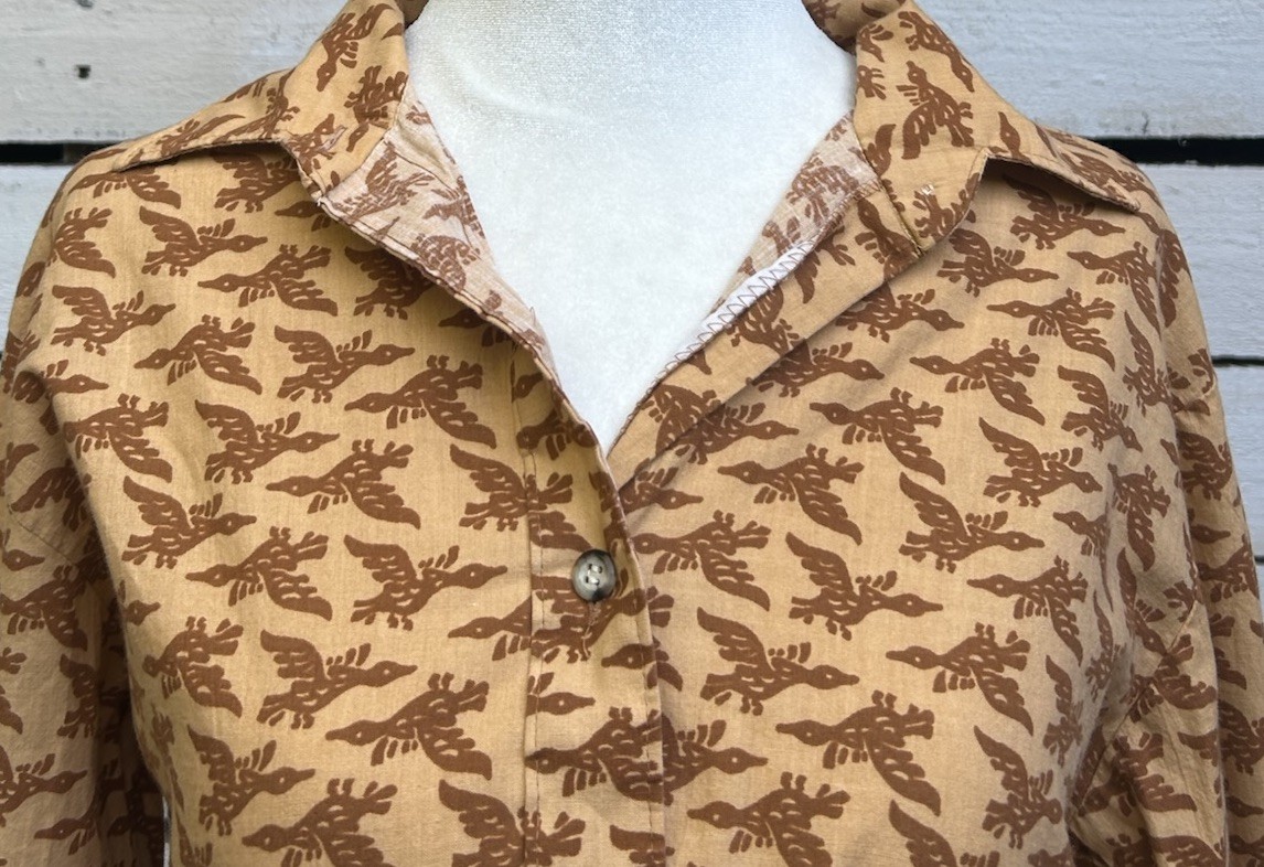 Vintage 70s Shirt Butterfly Collar All Over Print Gooses Groovy Top Womens 38”