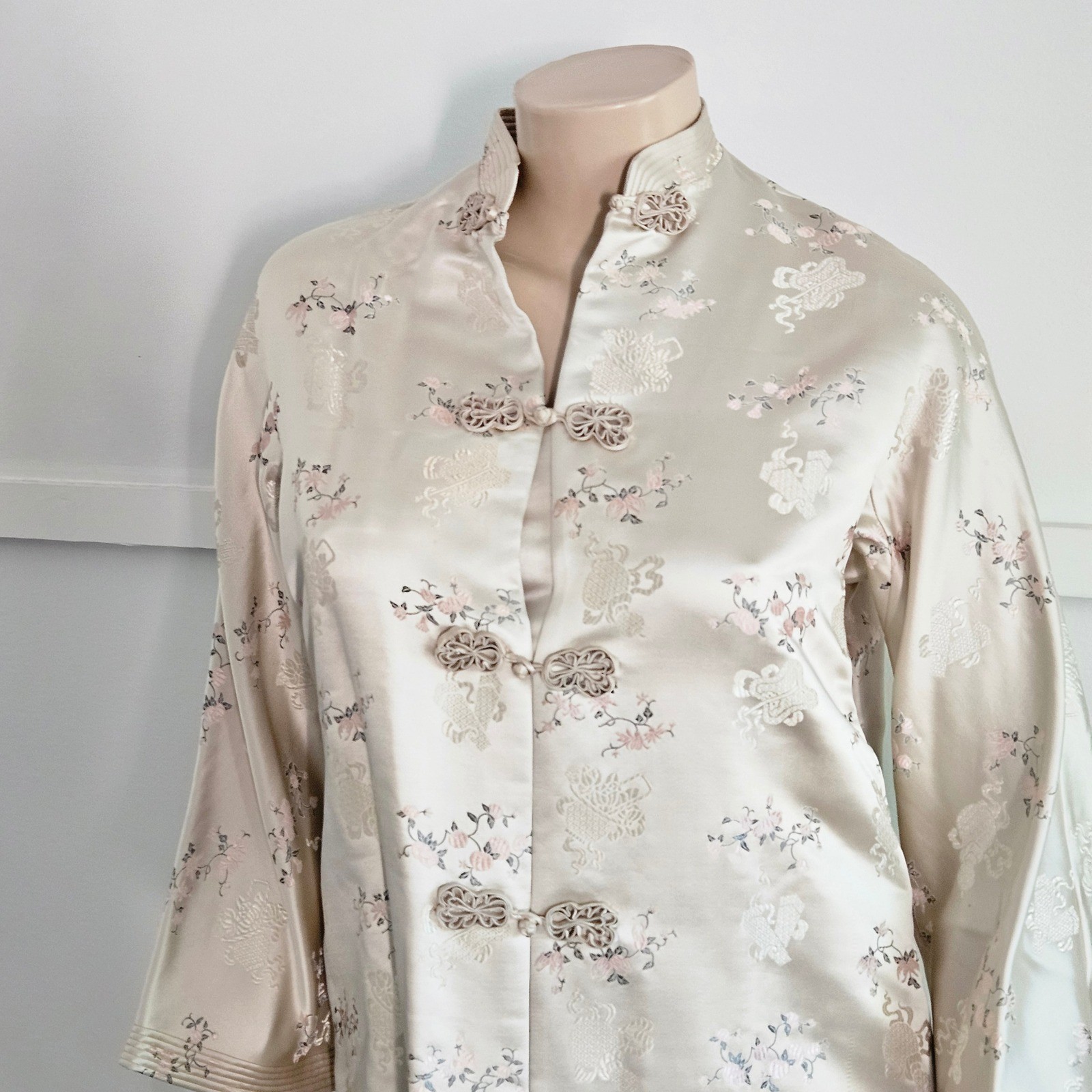 VTG British Crown Colony Champagne Satin Floral Crane Cheongsam Duster Robe Coat