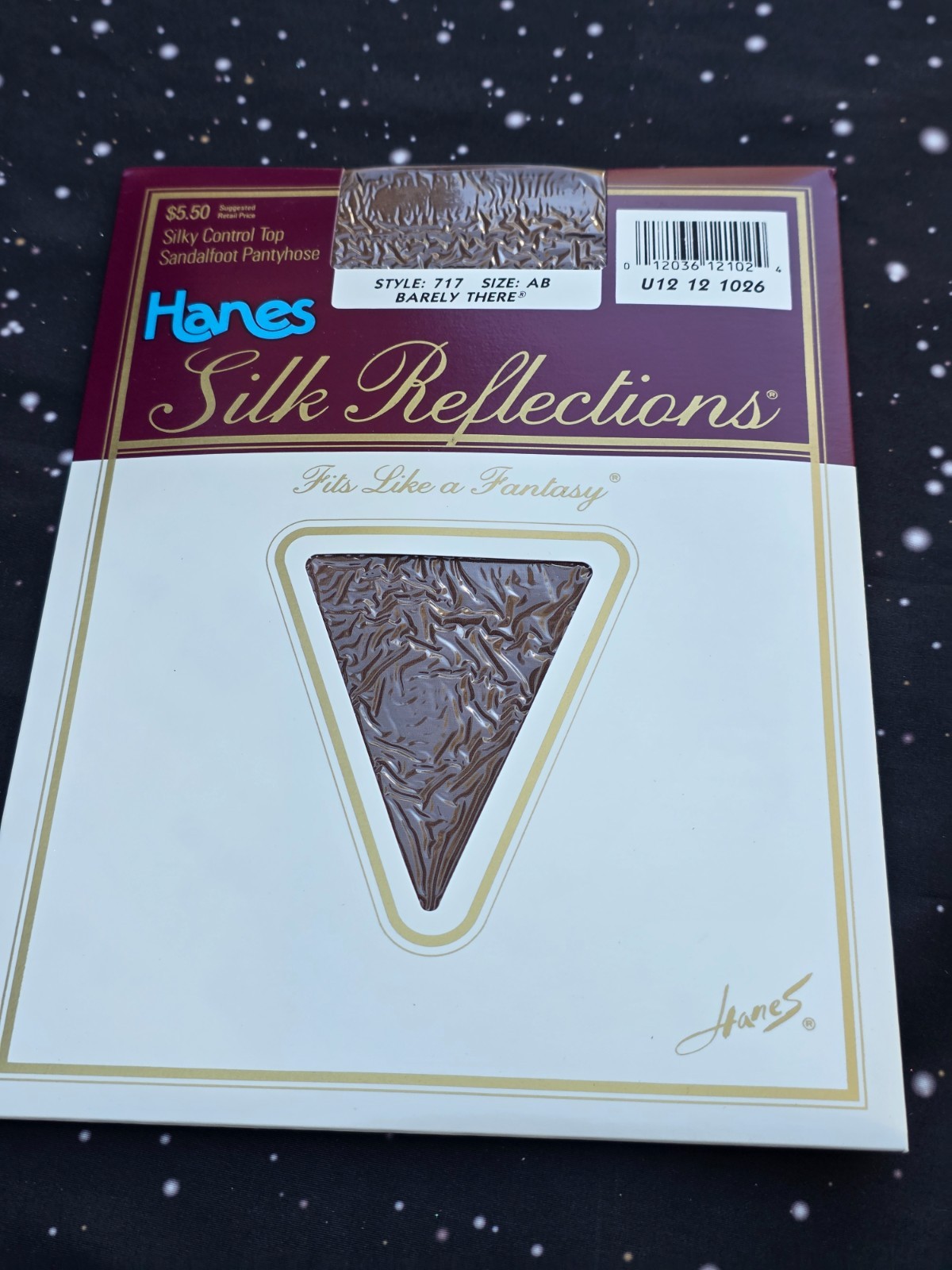 HANES SILK REFLECTIONS Silky control top Pantyhose 717 AB Barely There new