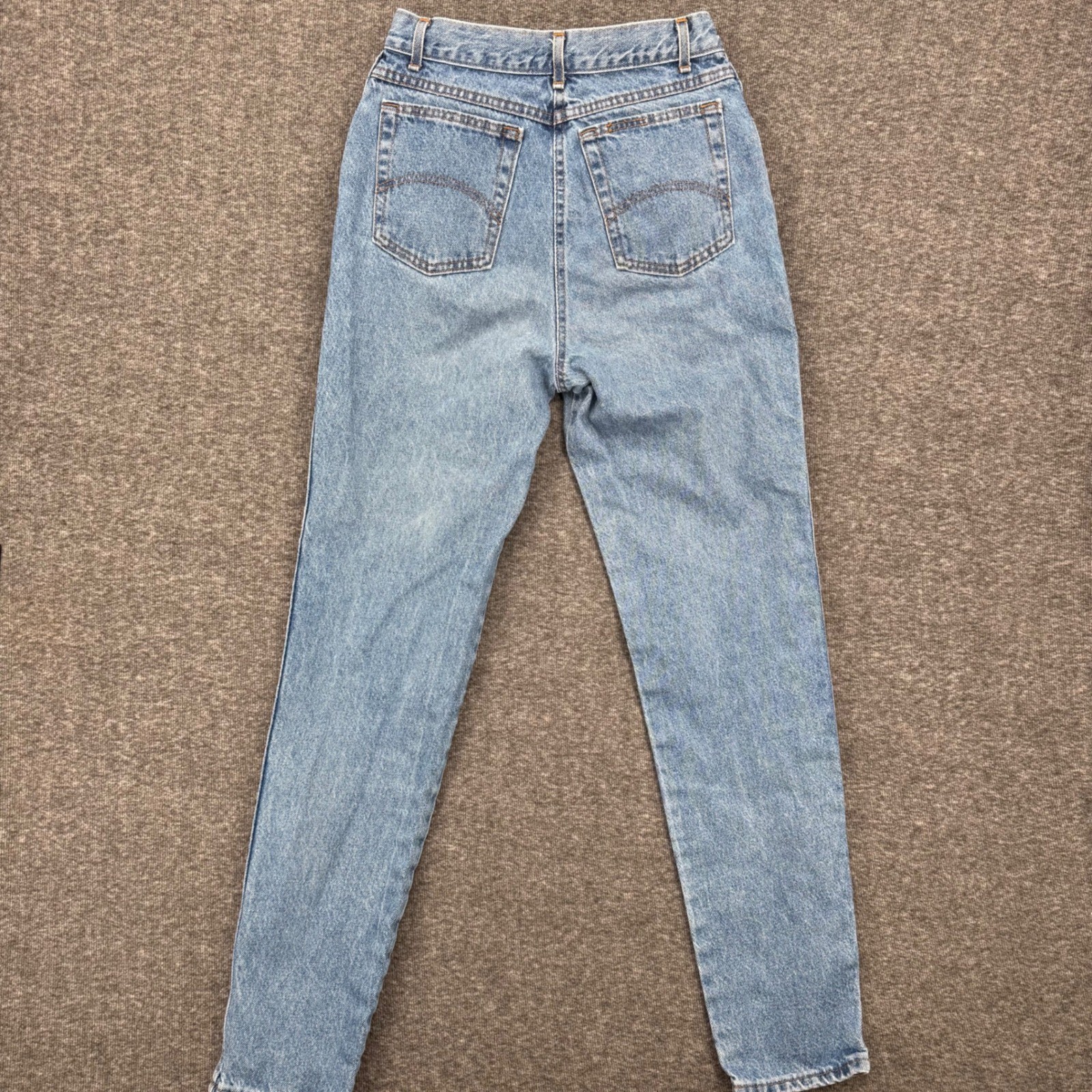 Vintage Chic High Waisted Tapered Leg Jeans Medium Wash Blue Denim Women size 11