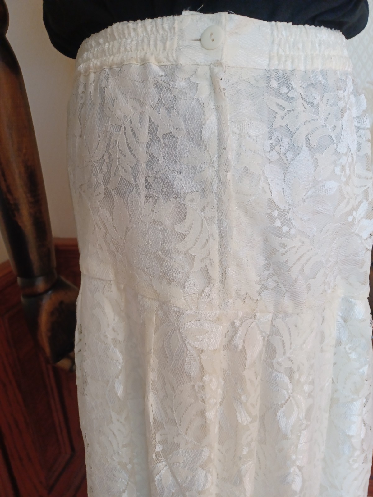 Vintage 1980s Marie St. Claire White Iridescent Lace Romantic Cottagecore Skirt