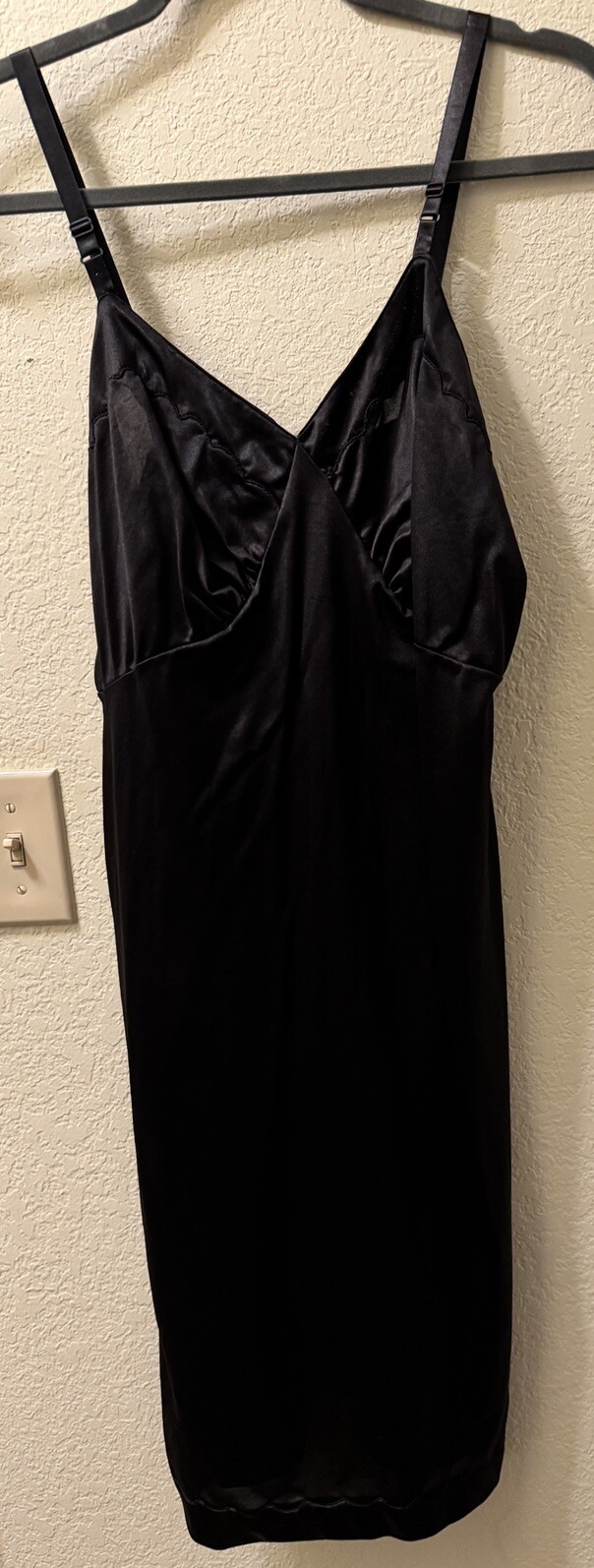 Vintage Bradley Full Slip Black Dupont Antron III Nylon Scalloped embroidered 34