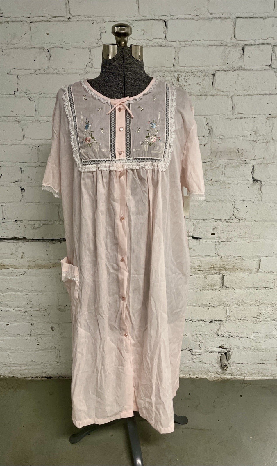 Vintage Barbizon Pink Nightgown XL Lace Embroidered NWT Gimbels Tag