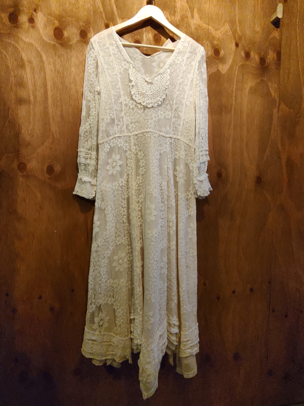 „Coco” Lace Boho Wedding Dress, Vintage 1970s, Champagne / Blush Pink & Ivory