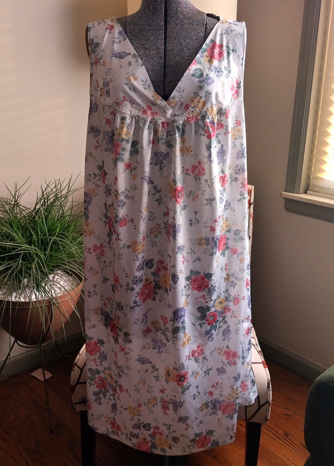 Vintage Vanity Fair Floral Nightgown XXXL 3X Romantic Sleeveless 100% Polyester