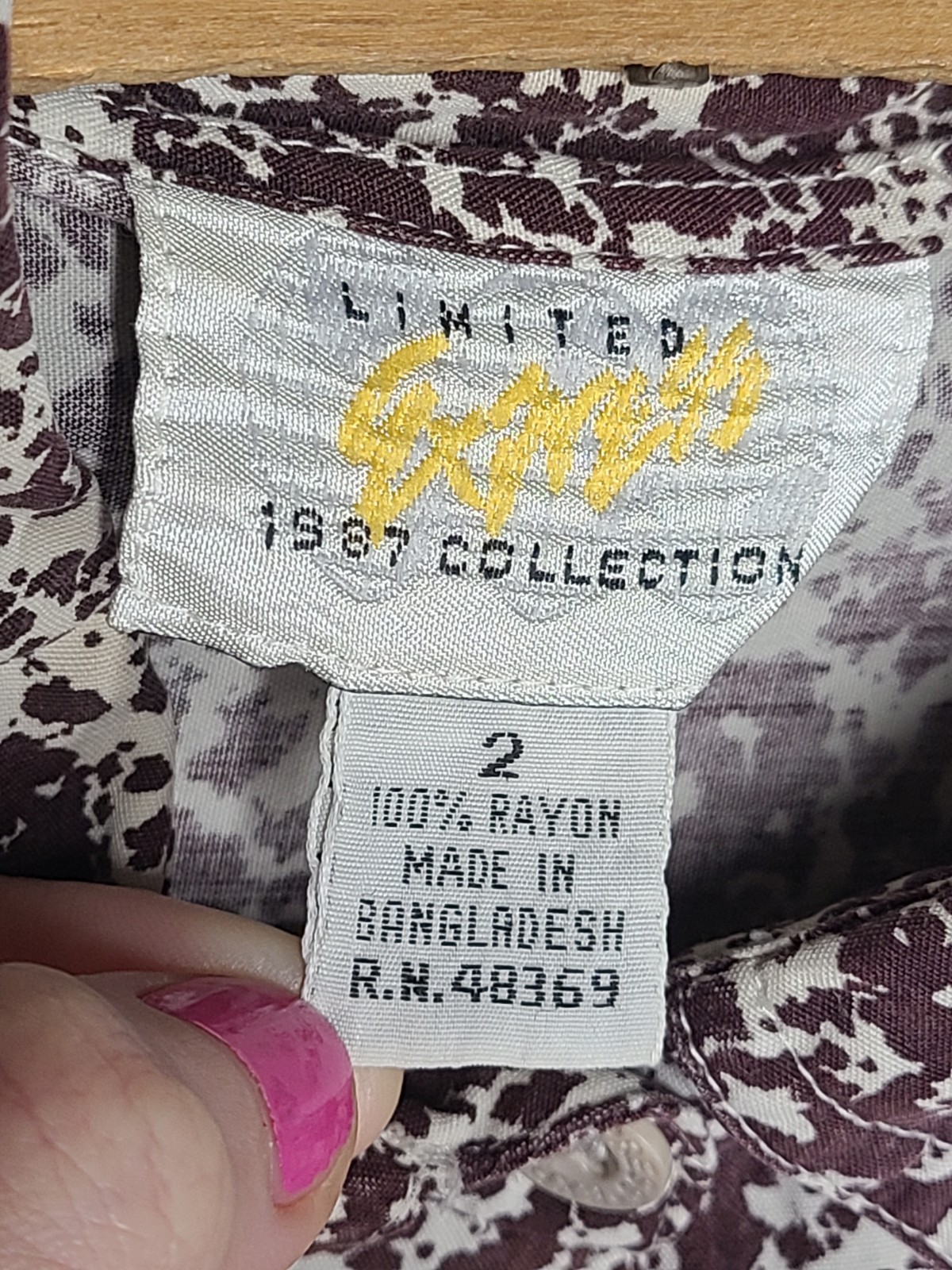 Vintage 1990s Oversize Shirt Mall Brand Limited Button Up Rayon Notebook Print