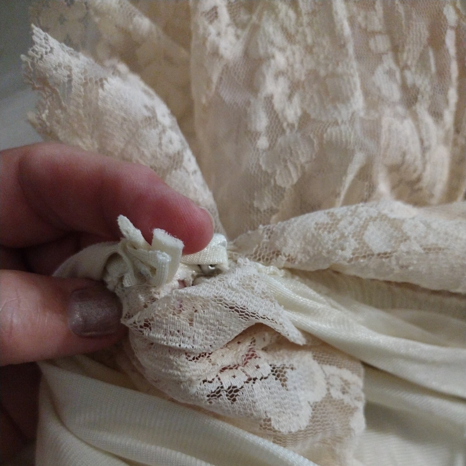 Vintage womens Robe Size L Large Lace Creme Beige Union Tag Costume