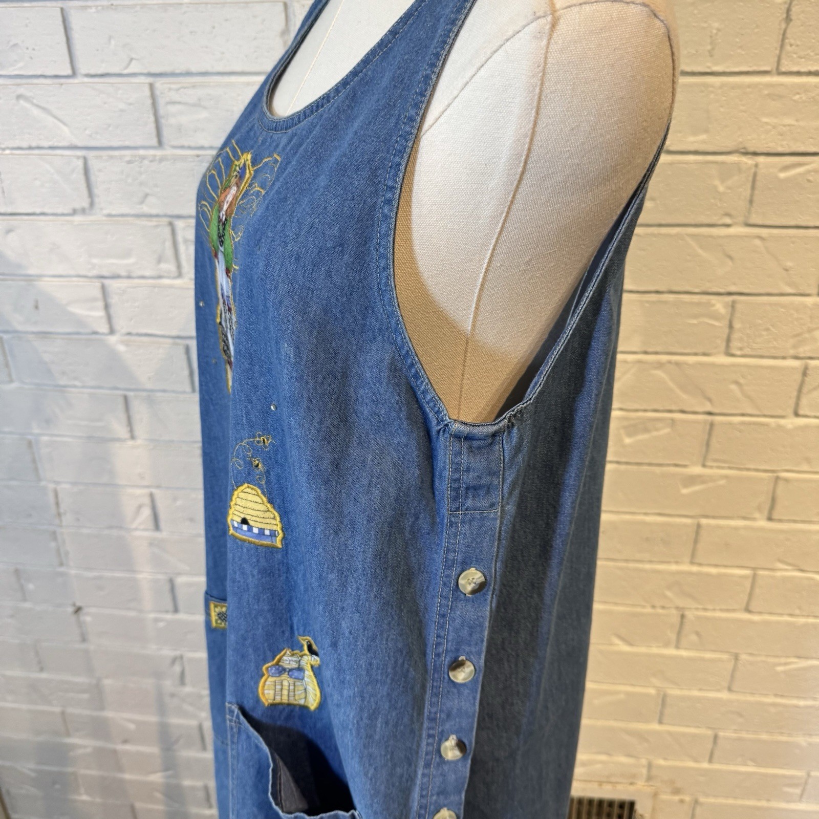 Vintage 90s The Quacker Factory Embroidered Appliqué Denim Pinafore Dress M