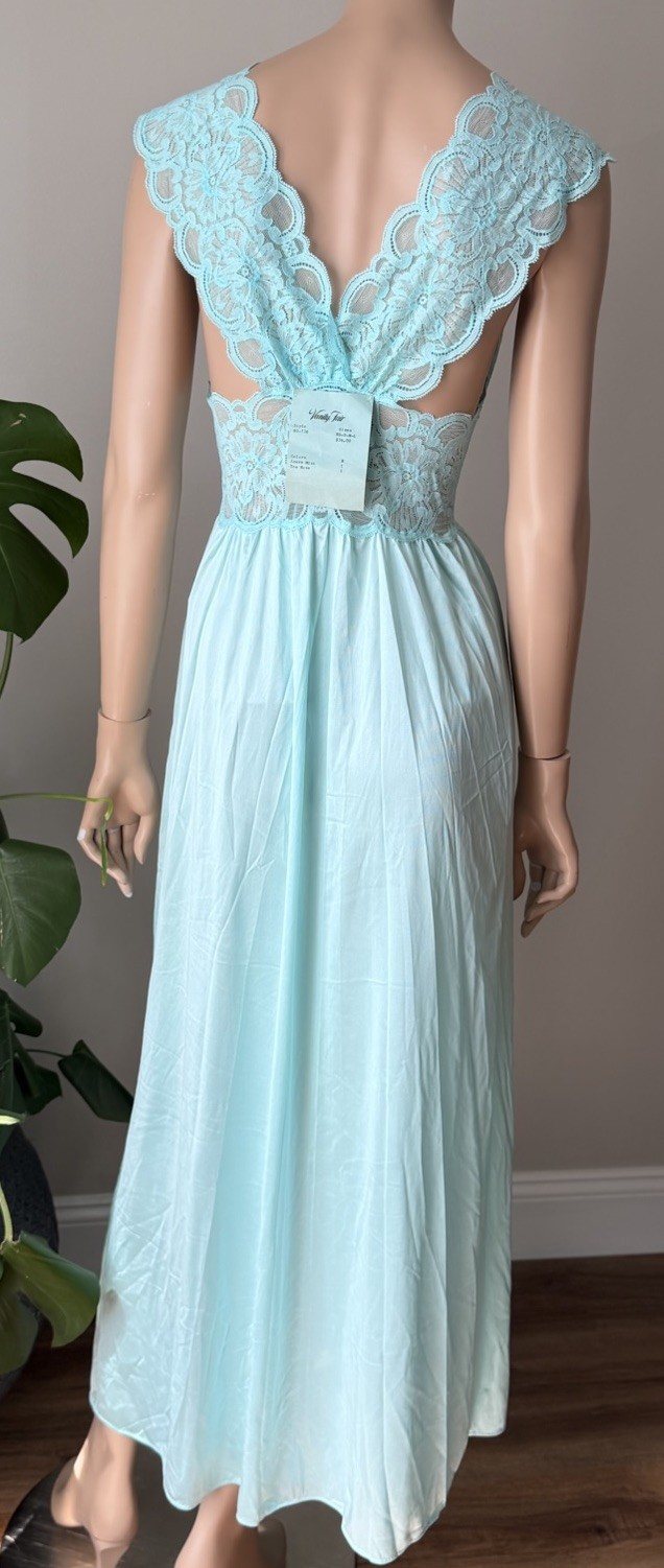 Vtg Vanity Fair Nightgown NWT Azure Mist Blue Lace Bodice Antron III Nylon S/M