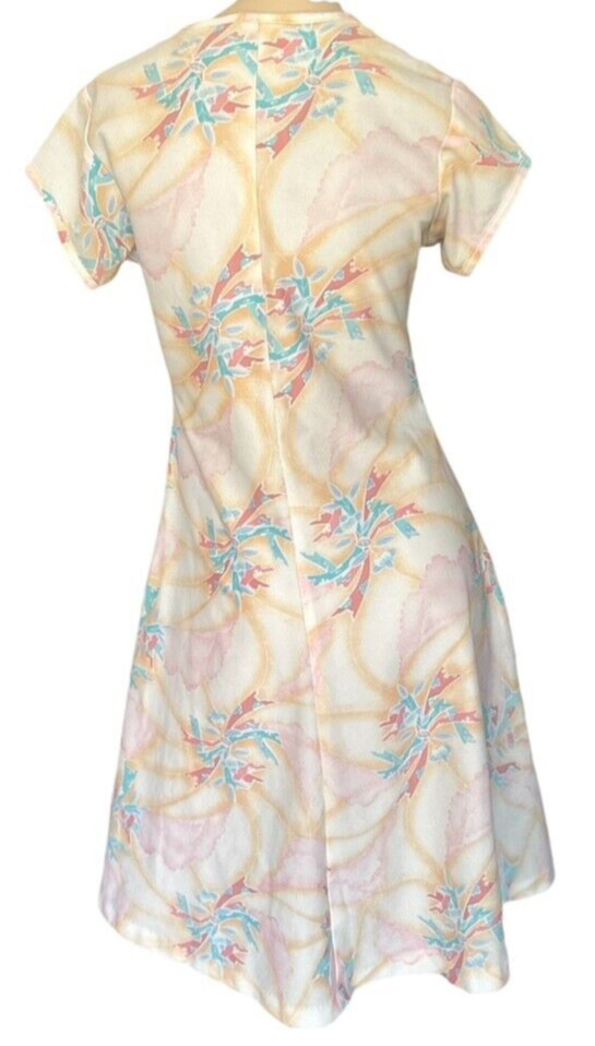VTHG 1970s DRESS short sleeve fit flare floral Boho Disco Secretary Teacher