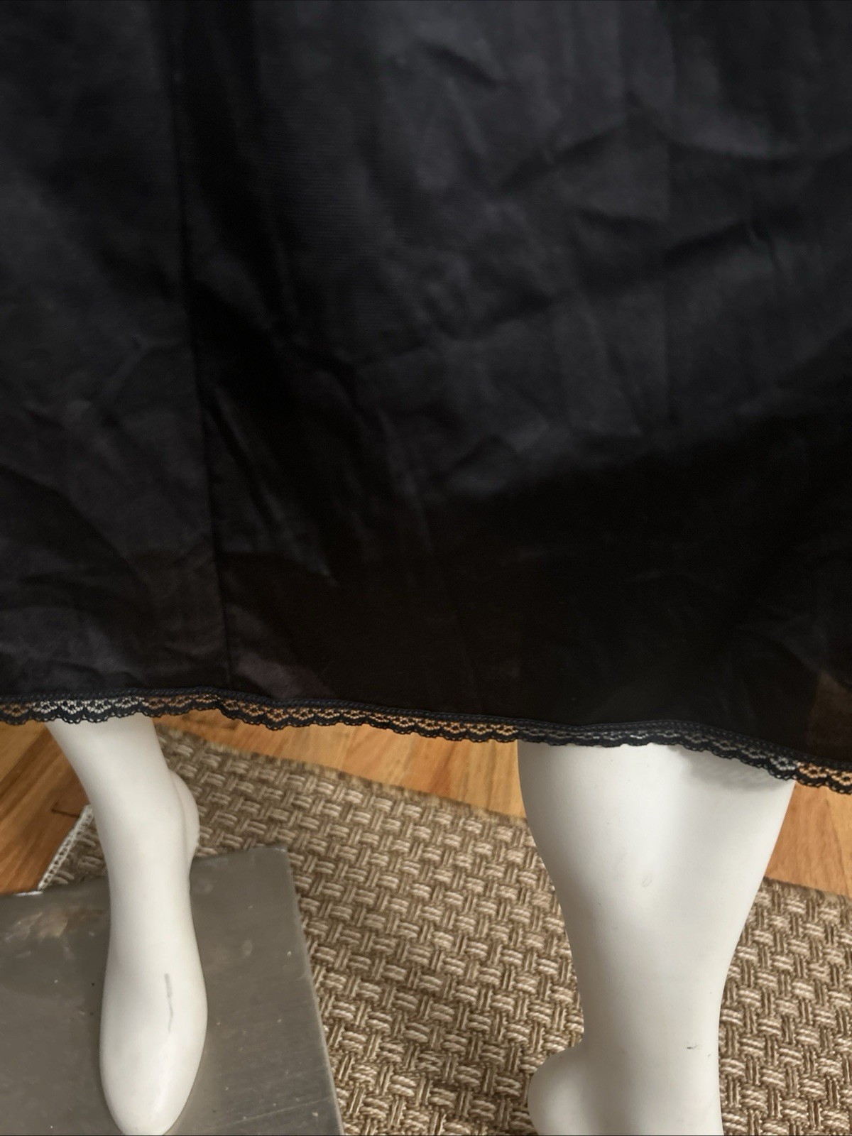 Vanity Fair Half Slip Womens L Black Dupont Nylon 3″ Lace Hem Y2K Made USA Vtg