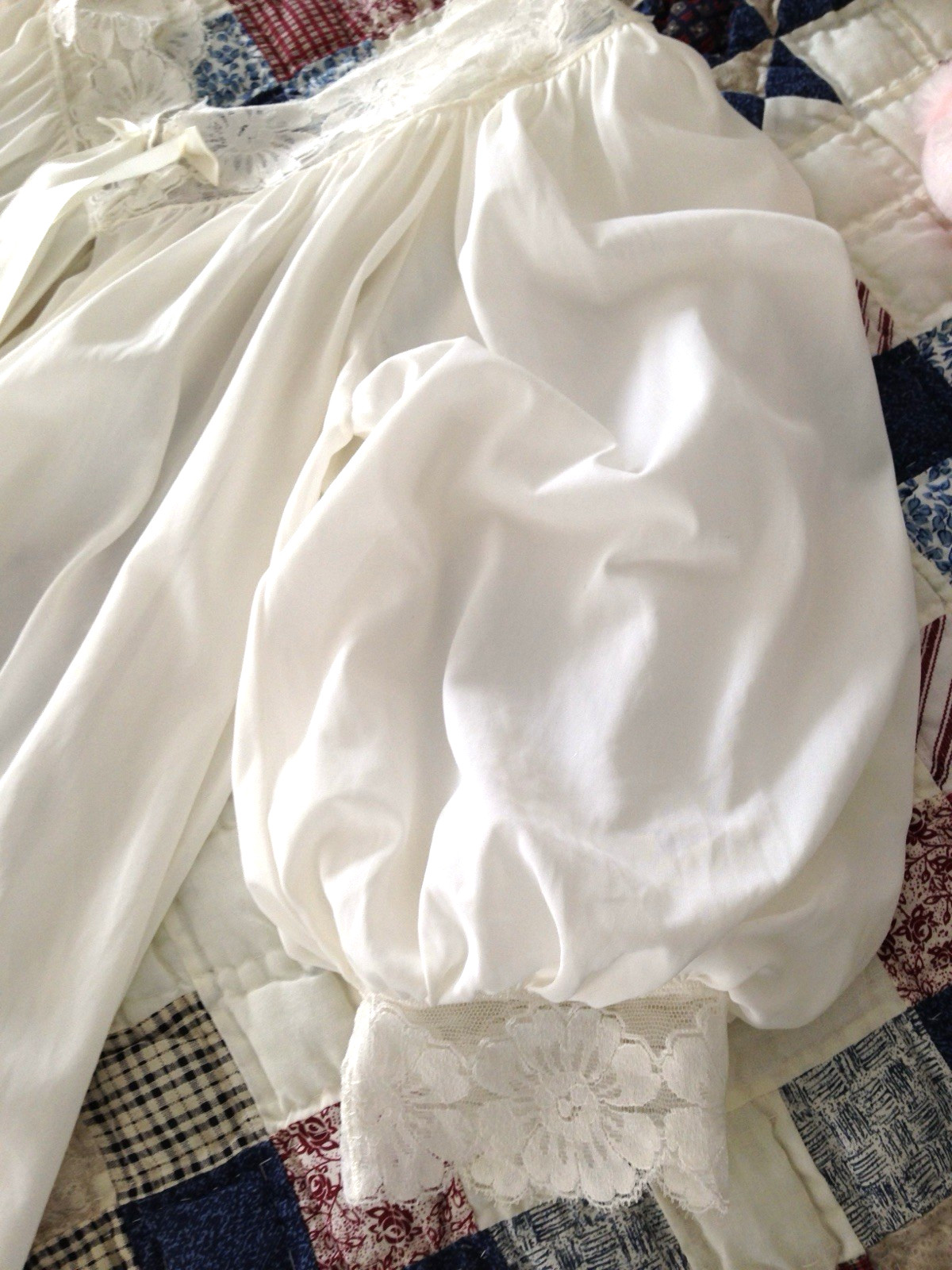 1963 SANS SOUCI White Peignoir Robe Double Chiffon Sleeves Lace Cuff Tie Front-S