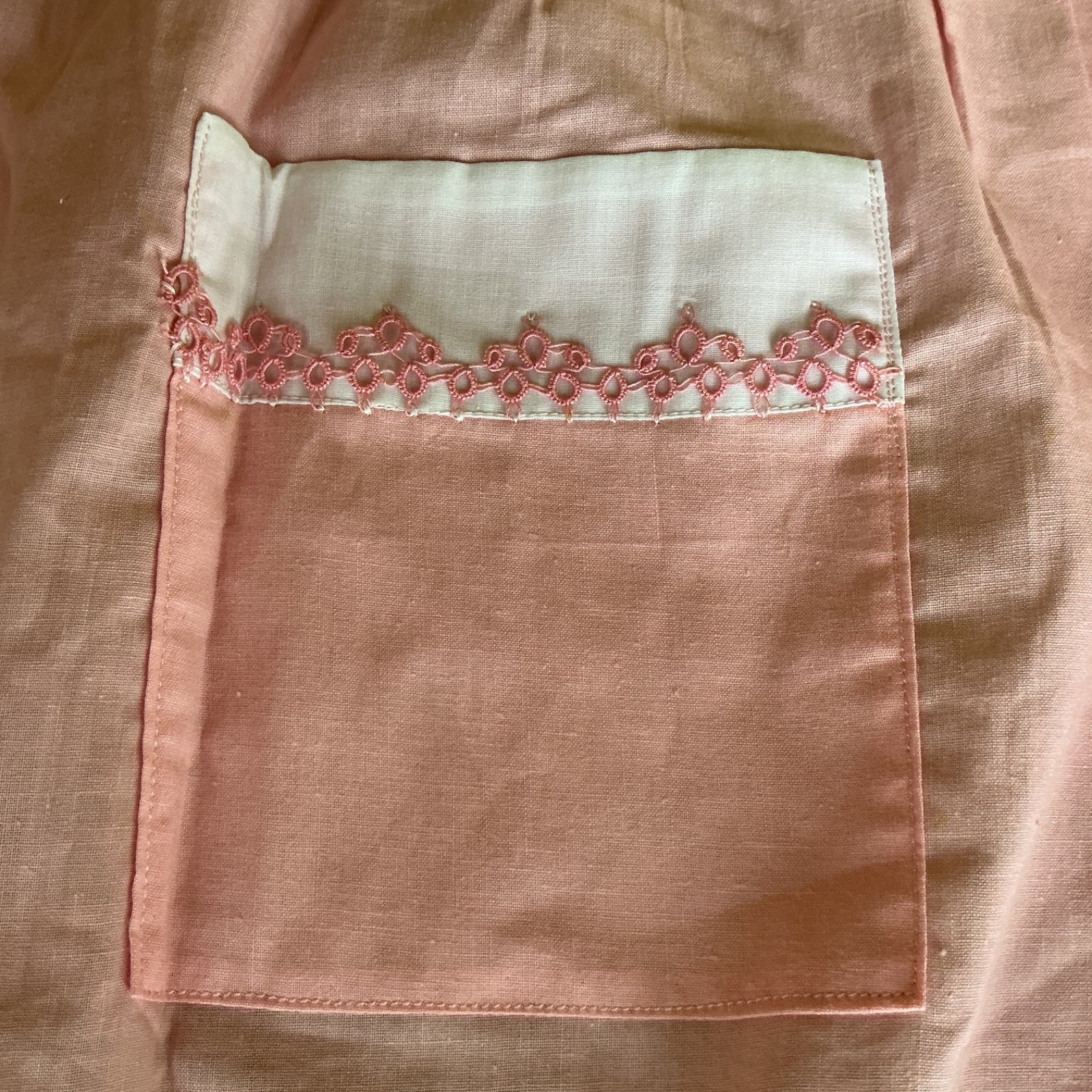 Vintage Pink and White Apron With Handmade Tatted Lace and Pockets
