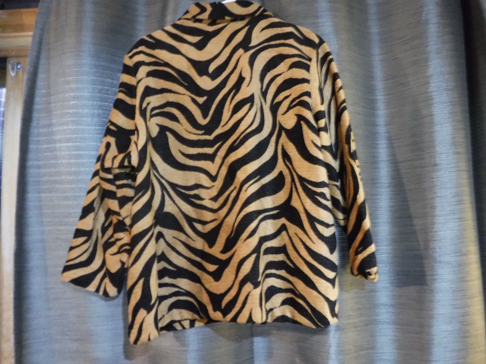 Studio Works Animal Print Jacket womens size 2X long sleeve collared 5 BUTTON D