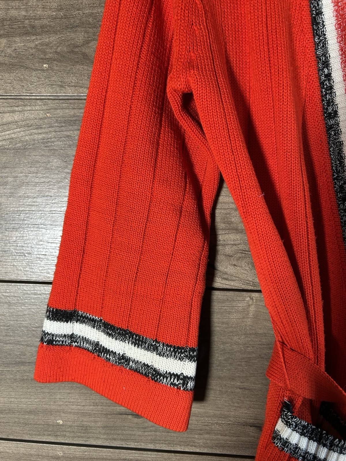 “Joyce”MadeIn HongKong ConjugatedAcrylic SizeSmall SelfTie Belted Sweater 60-70s